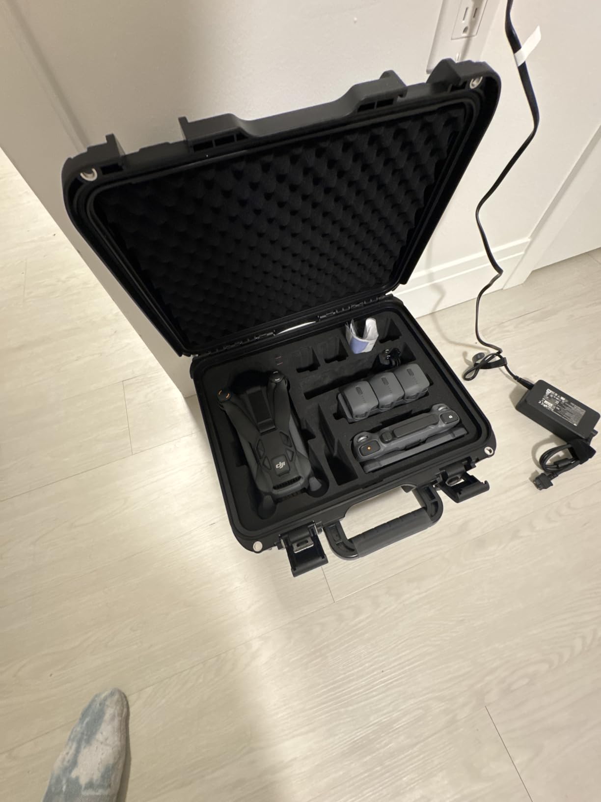 Lekufee Waterproof Hard Carrying Case for DJI Mavic 4 Pro Drone, Creator Combo, Fly More Combo, DJI RC Pro 2/RC 2, Battery (7 pcs), Charging Hub, and other Accessories (Case Only) customer photo 1