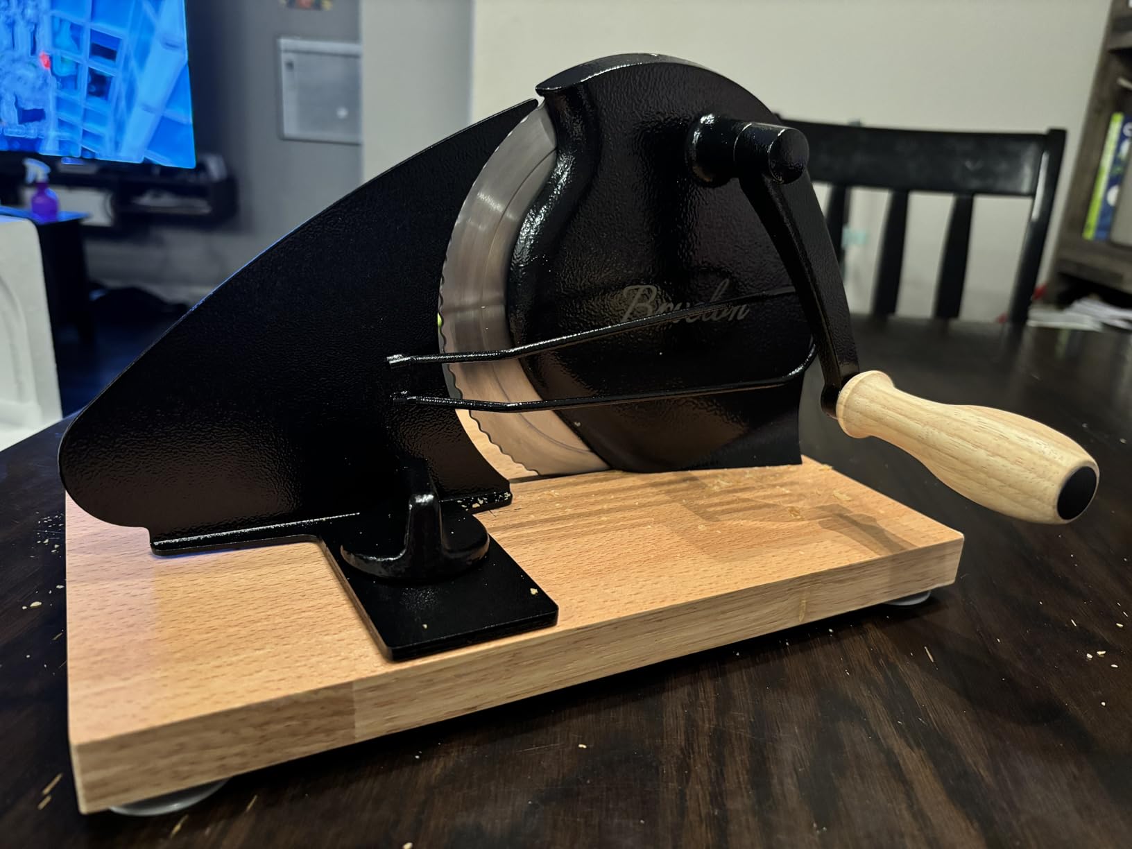 Brvclon Manual Bread Slicer for Homemade Sourdough, Adjustable Thickness, Hand Crank Bread Slicer with Stainless Steel Blade, Aluminum Alloy Frame & Solid Wood Base with Natural Wood Veneer Finish customer photo 2