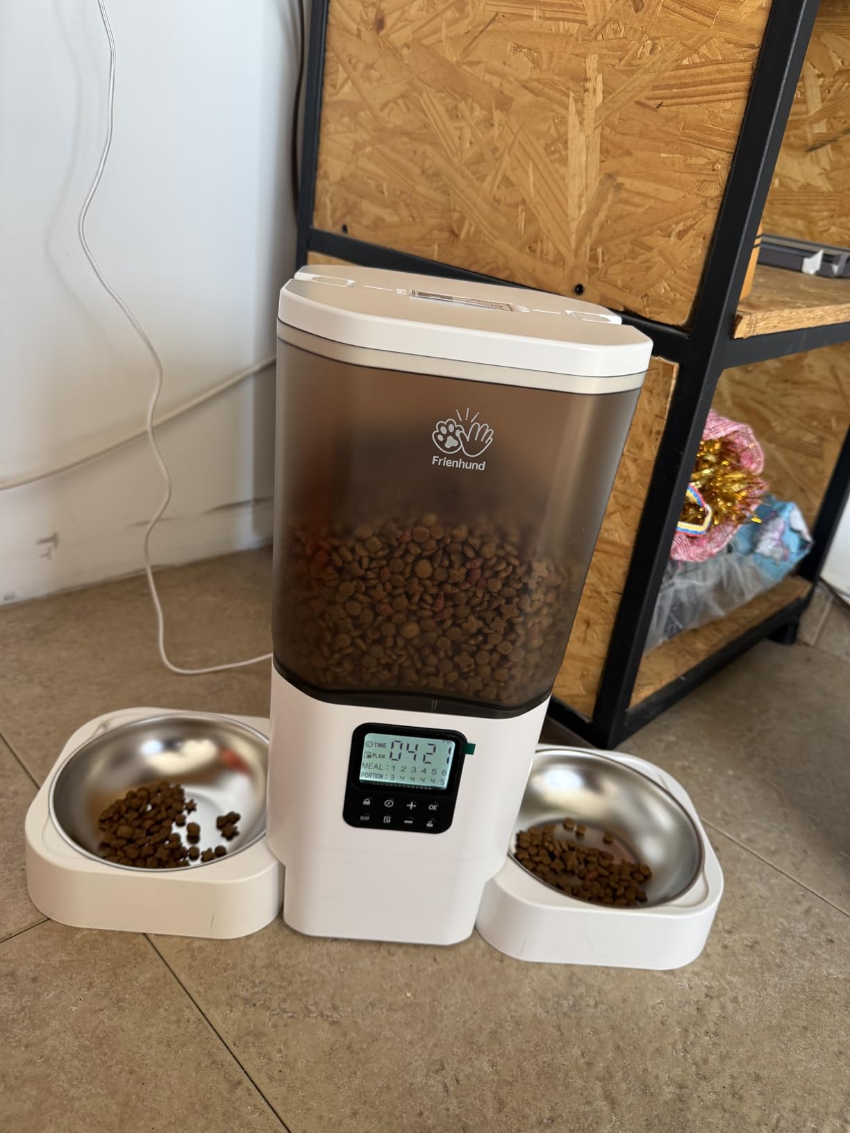 Frienhund Automatic Cat Feeder with Two 1080P Camera for 2 Cats: 7L Automatic Dog Feeder with Night Vision & Slow Feed, 5G WiFi Auto Cat Food Dispenser for Multiple Pet, Detachable for Clean (ACF180W-C) customer photo 2