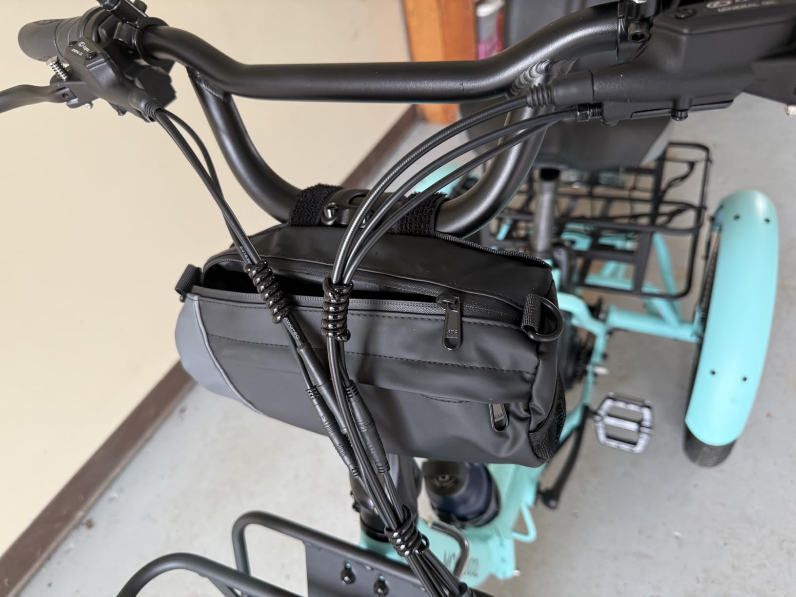 FINPAC Bike Handlebar Bag, Waterproof Bicycle Front Frame Storage Pouch for Cycling, Detachable Shoulder Strap, Mountain Road Bike Bag Bicycle Accessories customer photo 1