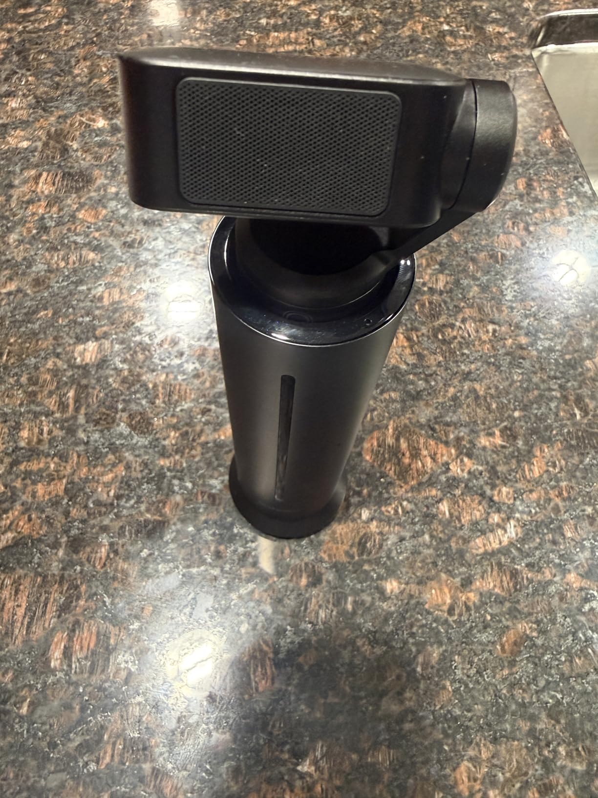 Insta360 Wave AI Conference Speakerphone with Bluetooth, Noise-Canceling Mics, Beamforming, Zoom Certified, AI Transcription & Summary, 32GB Storage for Meetings customer photo 1