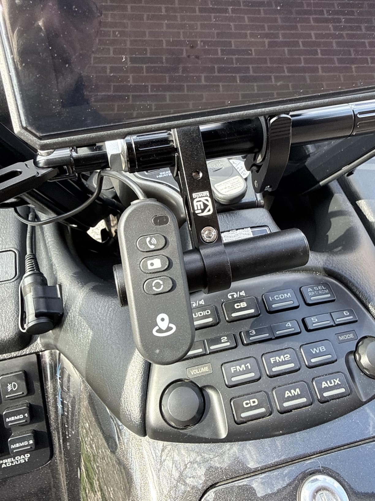 8.1 inch 4K Motorcycle CarPlay Screen with 4K Dash Cam Wireless Carplay Android Auto Screen for Motorcycle with GPS Navigation Voice Control WiFi Video Dual Bluetooth IPX7 Waterproof TF-64G Wired Control customer photo 1