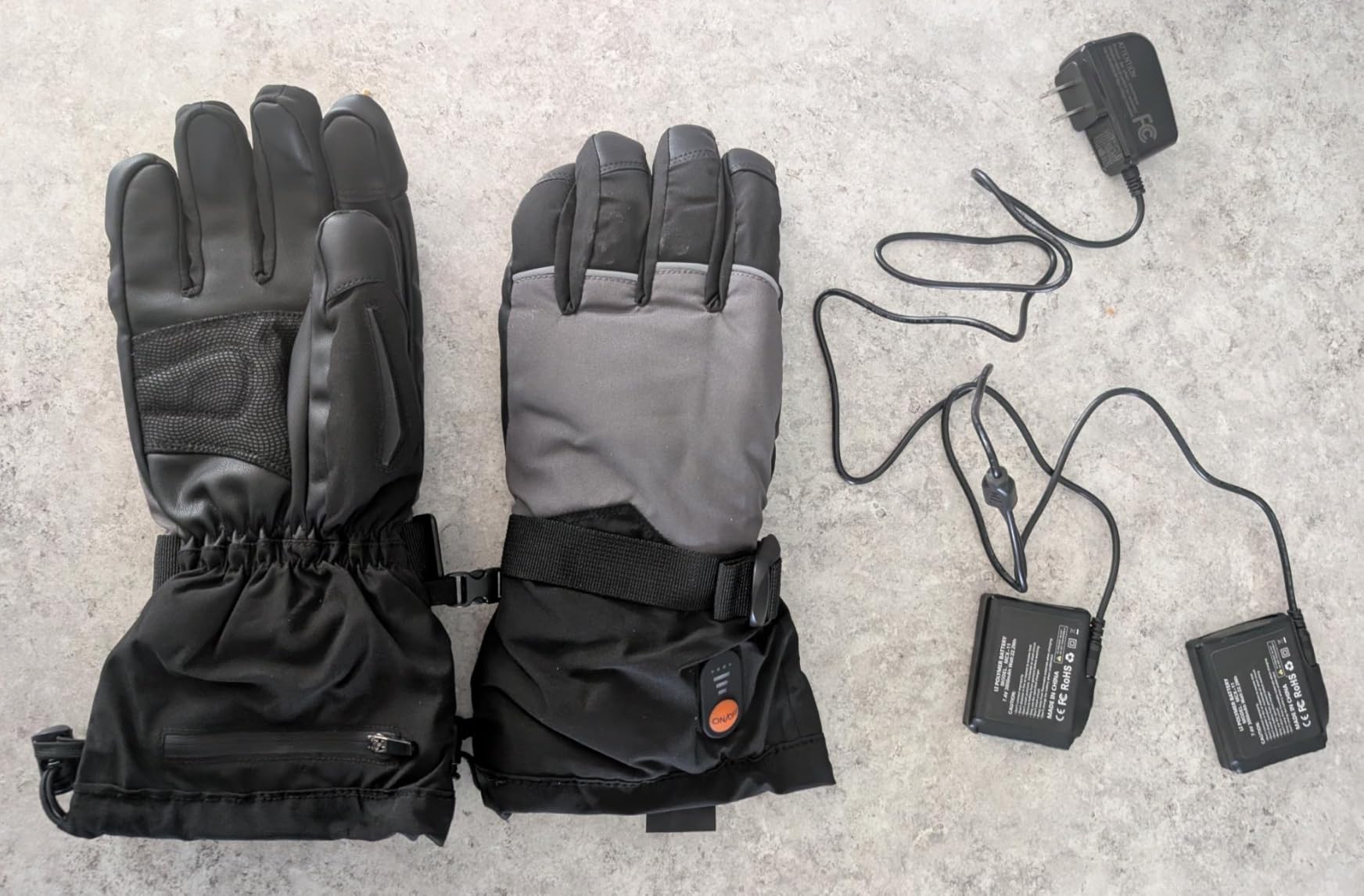Heated Gloves for Men Women, 7.4V Electric Gloves Rechargeable Battery Waterproof Touchscreen Heated Ski Gloves for Winter Outdoor Work Motorcycle Riding Hunting Hiking customer photo 1