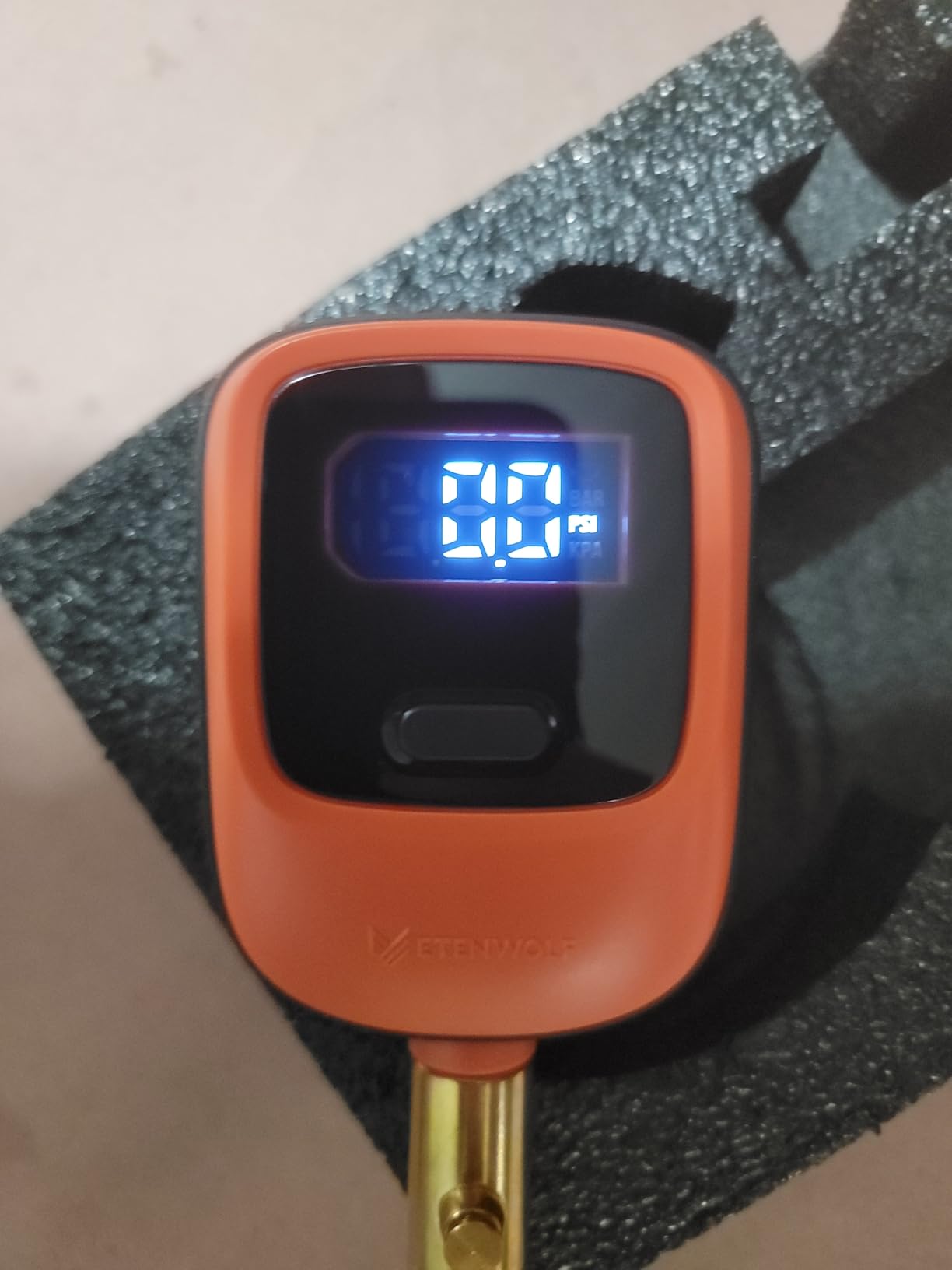 ETENWOLF T600 Digital Tire Pressure Gauge 0-250 PSI, ANSI B40.7 2A Grade High Precision(Plus-Minus 1%), Tire Gauge for Tire Pressure with Rubber Hose, Replaceable AA Batteries customer photo 2