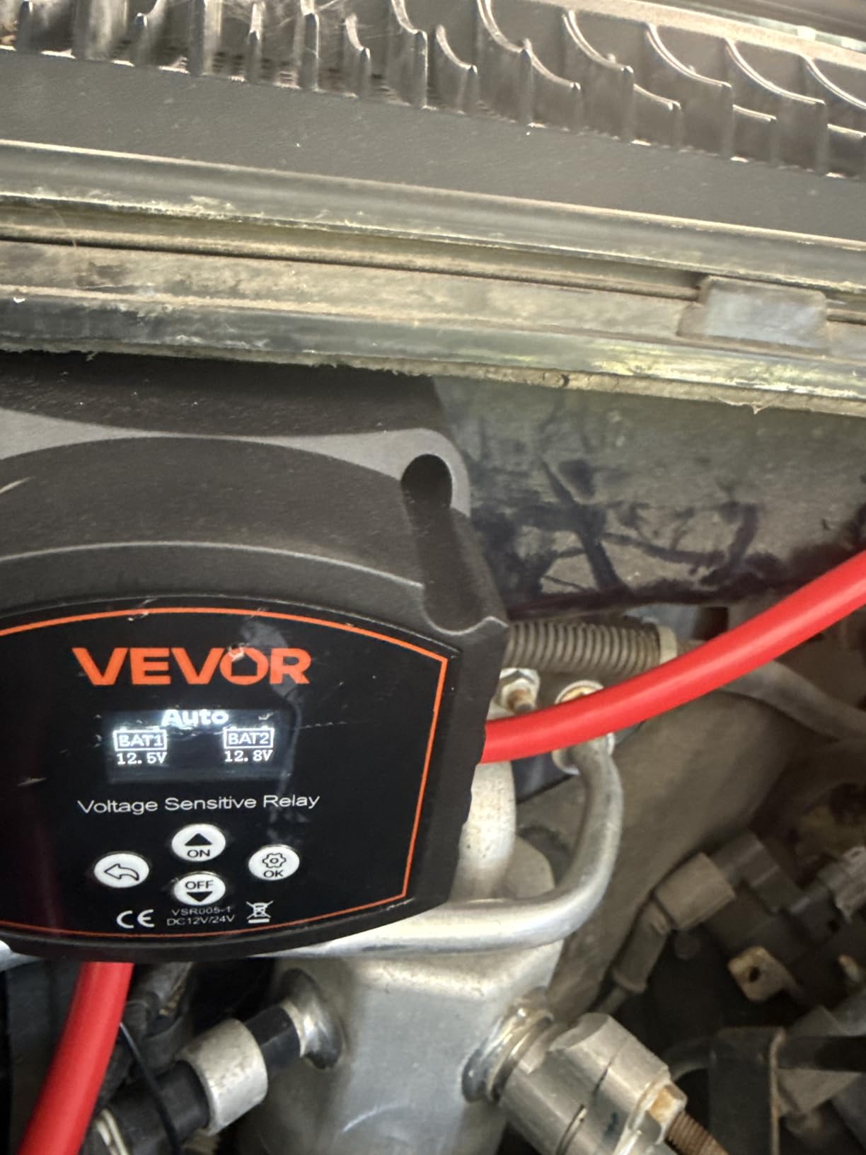 VEVOR Dual Battery Isolator Kit, 12V 300 Amp 20 ft 2AWG, Manual and Automatic VSR Voltage Sensitive Relay with Voltmeter, LCD Screen, Smart Battery Isolator, Compatible with Lithium Batteries, for UTV customer photo 2