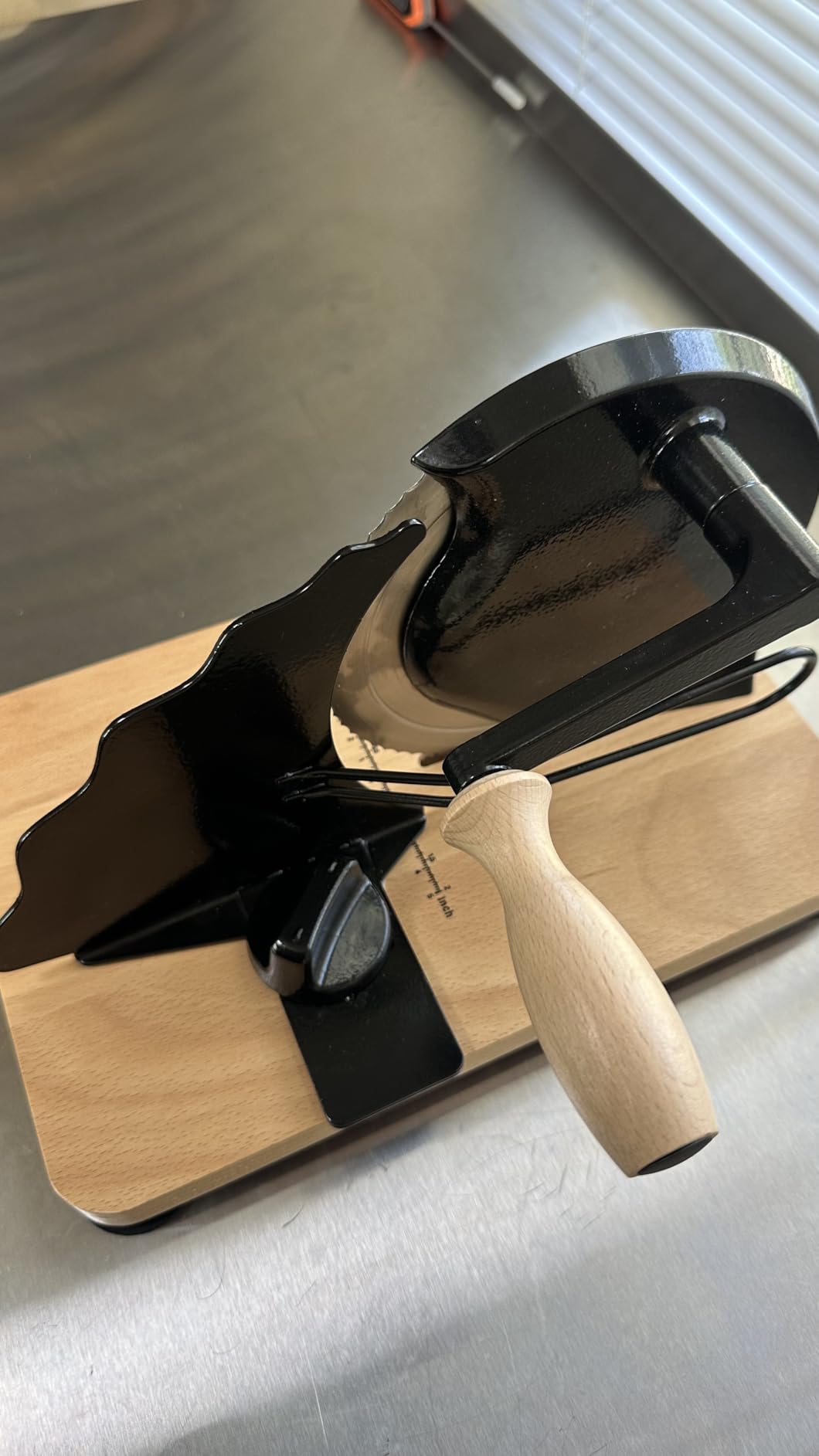 Manual Bread Slicer for Homemade Bread, Stainless Steel Slicers Serrated Blade Design, Adjustable Slice Thickness with Metal Guide, Hand Crank Bread Slicer with Scale Line and Suction Cup(Cream) customer photo 1