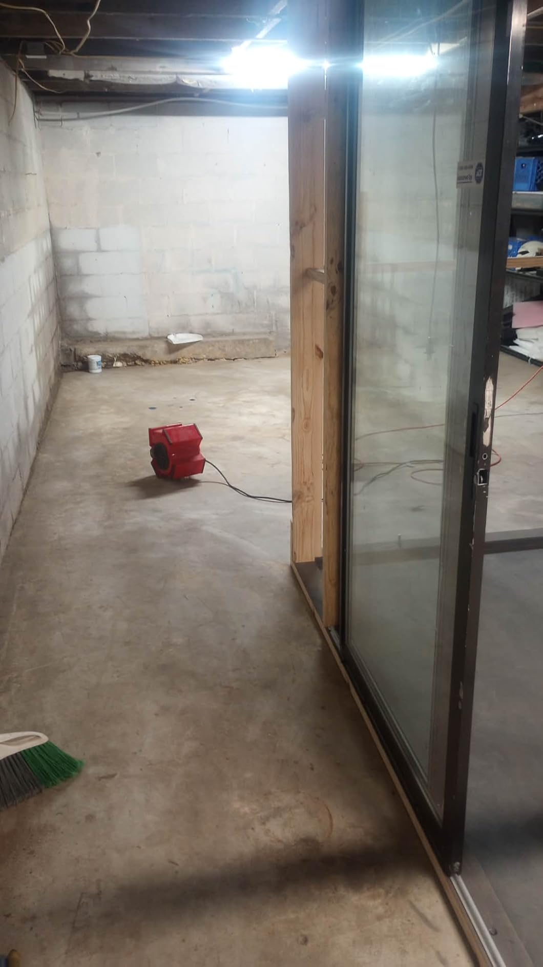 Two-Part Epoxy Floor Paint | 1.06 Gal | 4:1 Mix Ratio | Low VOC, Floor Coating for Garage & Basement | Anti-Slip, Chemical Resistant, 4H Hardness | Silver Gray High-Gloss Finish for 270 Sq.Ft Per Coat customer photo 1