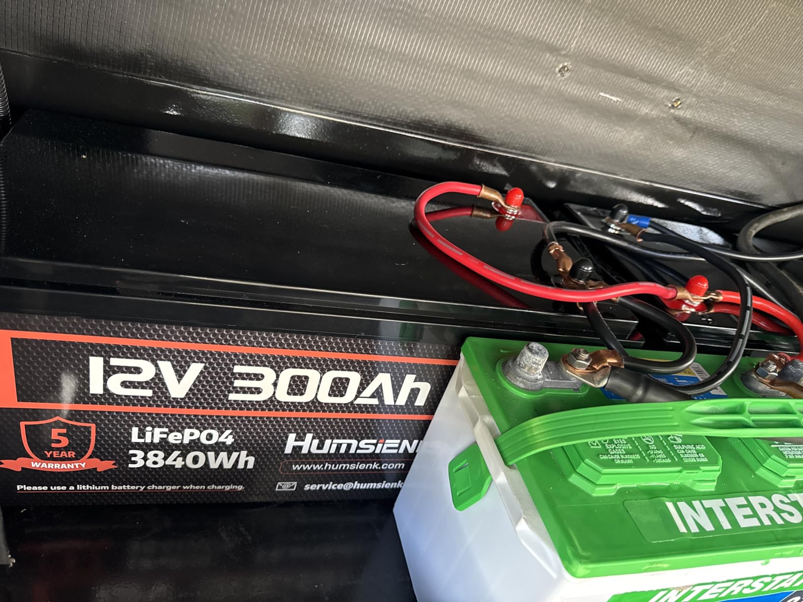 HumsiENK 12V 320Ah LiFePO4 Lithium Battery with Bluetooth, 250A BMS,15000+Cycles 320Ah LiFePO4 Battery, IP65 & Low Temp Protection, 4096Wh Higher Energy Perfect for RV, Off-Grid, Boats, Solar Energy customer photo 2