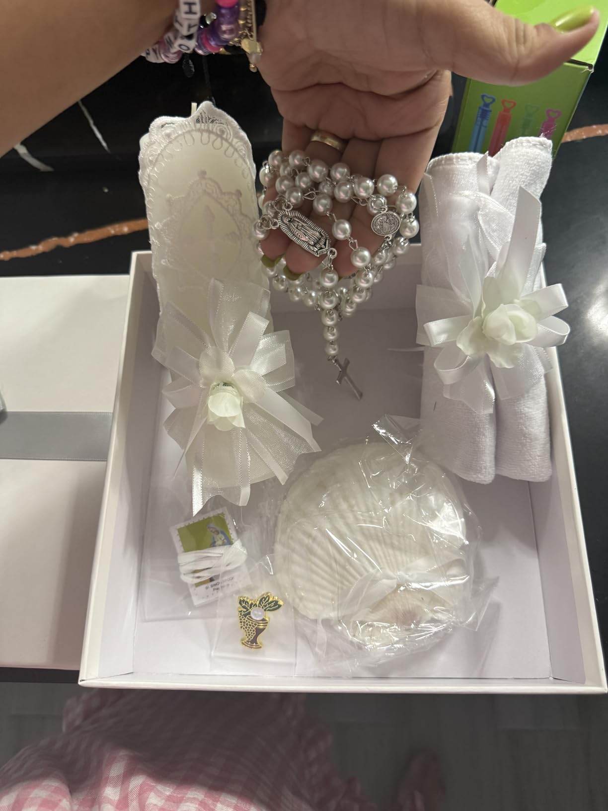 Liliful 7 Pcs White Baptism Candle Set Catholic Baptismal Candle Towel Rosary Necklace Shell Pin Pendant Christening Gift for Godparent Guest Favor Decoration First Holy Communion Gift customer photo 1