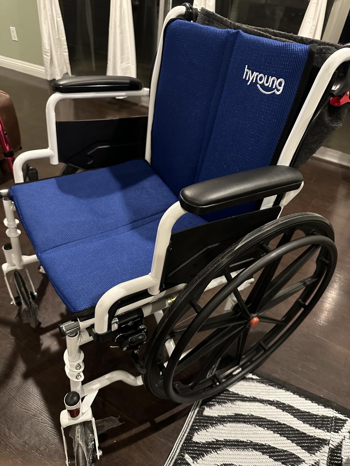 Wheelchairs for Adults, Lightweight Wheelchair Foldable 20'' Manual Transport Chair with Swing-Away Footrests & Flip-Back Arms bariatric Wheelchair (Supports 400 lbs) Detachable Cushion & Dual Brakes customer photo 1