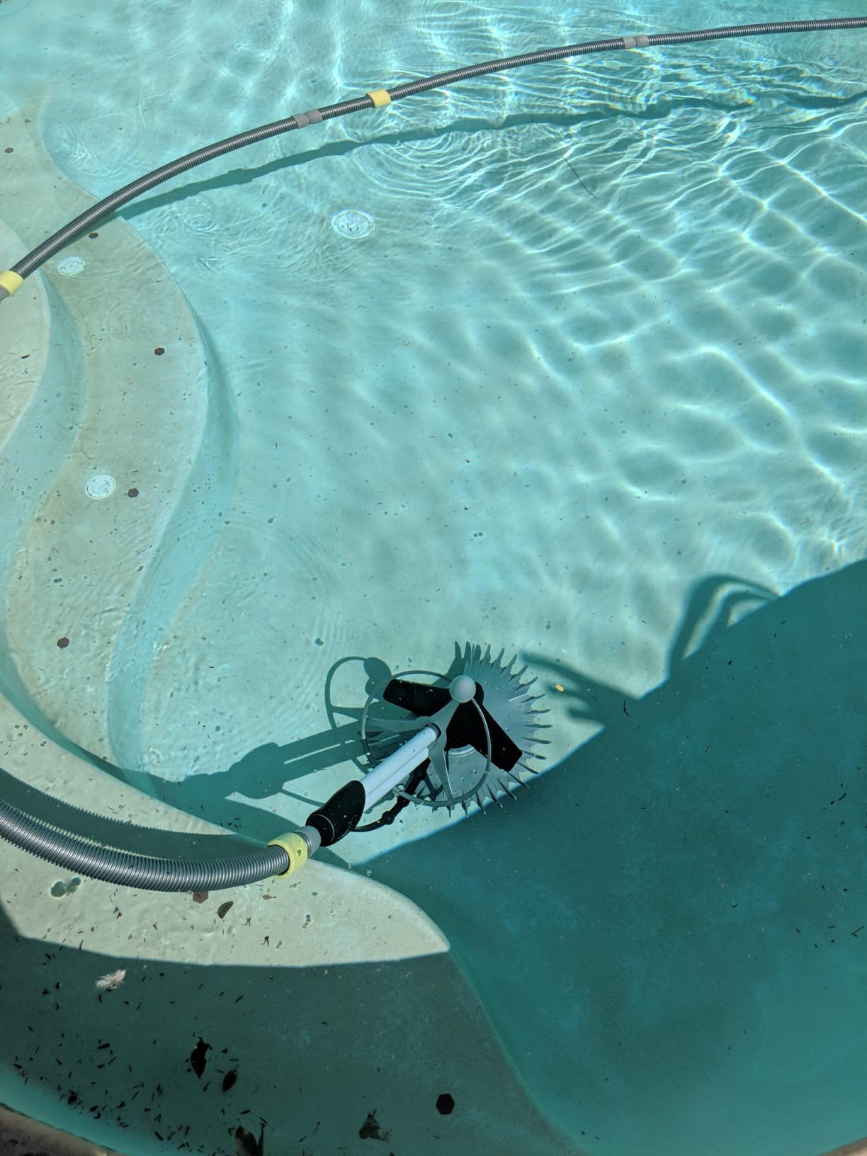 XtremepowerUS Automatic Pool Cleaner Sweeper Vacuum Pool Cleaner Sweep High Flow Side Suction Wall Climb In-Ground/Above Ground Swimming Pool with Hose Suction Set (Blue) customer photo 1
