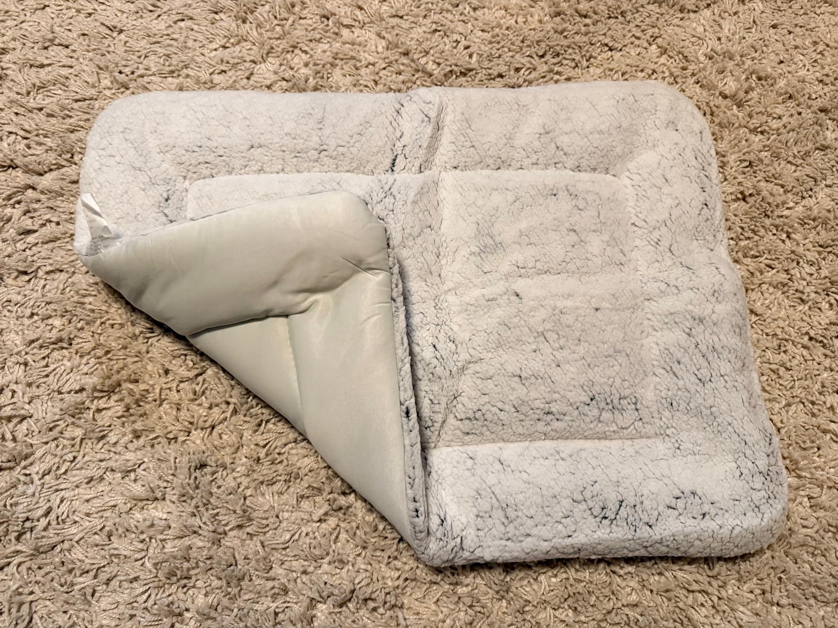 Cat Cooling Mat, Self Warming Cat Bed, Reversible Warm & Cooling Cat Bed, Winter Warm Cat Pad & Summer Cooling Cat Mat for Kittens & Small Dogs, Perfect for Crates, Beds & Sofas, Gray, 18