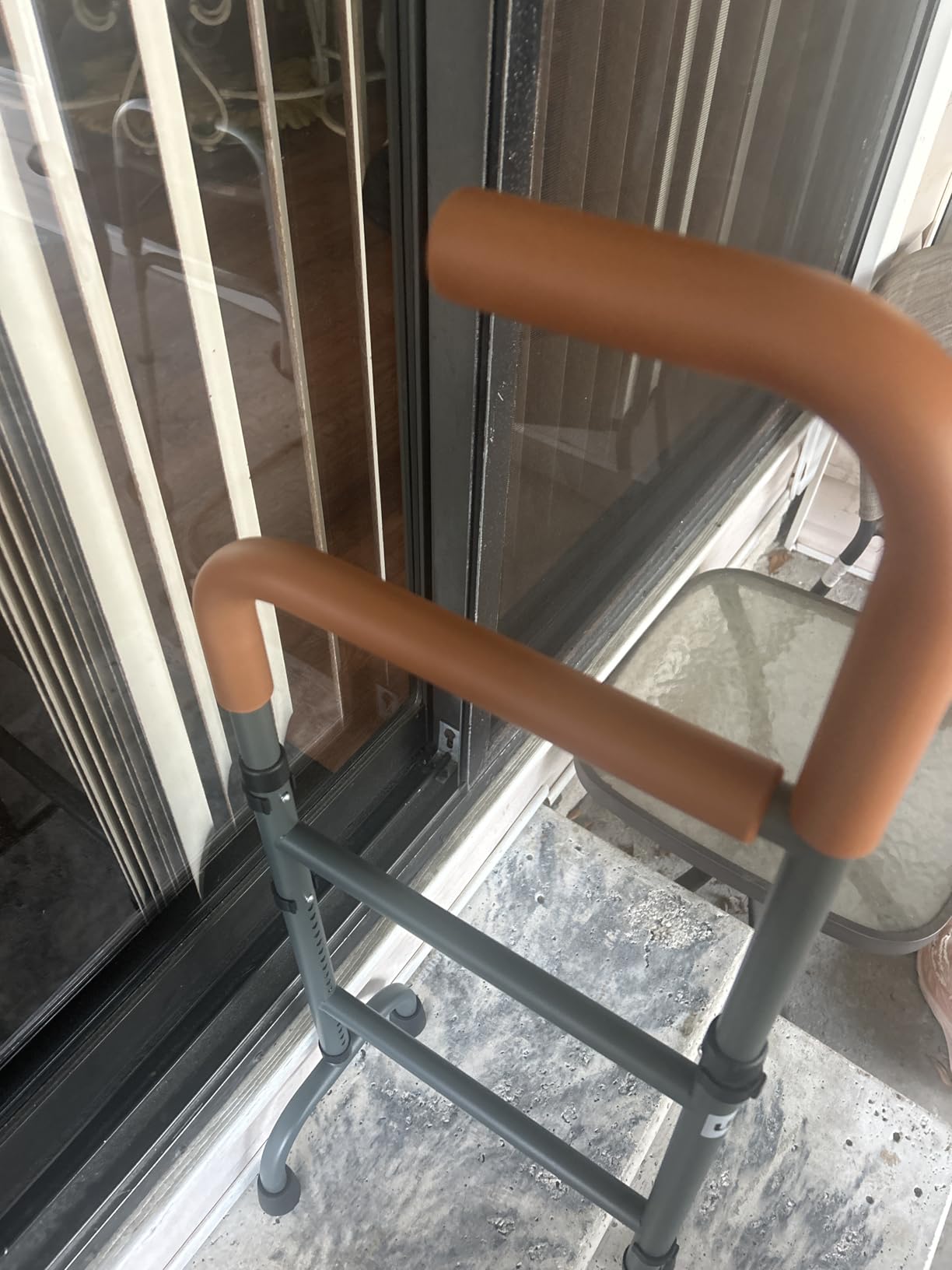 20-Level Adjustable Stair Climbing Assist Cane & Elderly Stair Lift Assist with Anti-Slip Handle & Stabilizing Feet customer photo 1