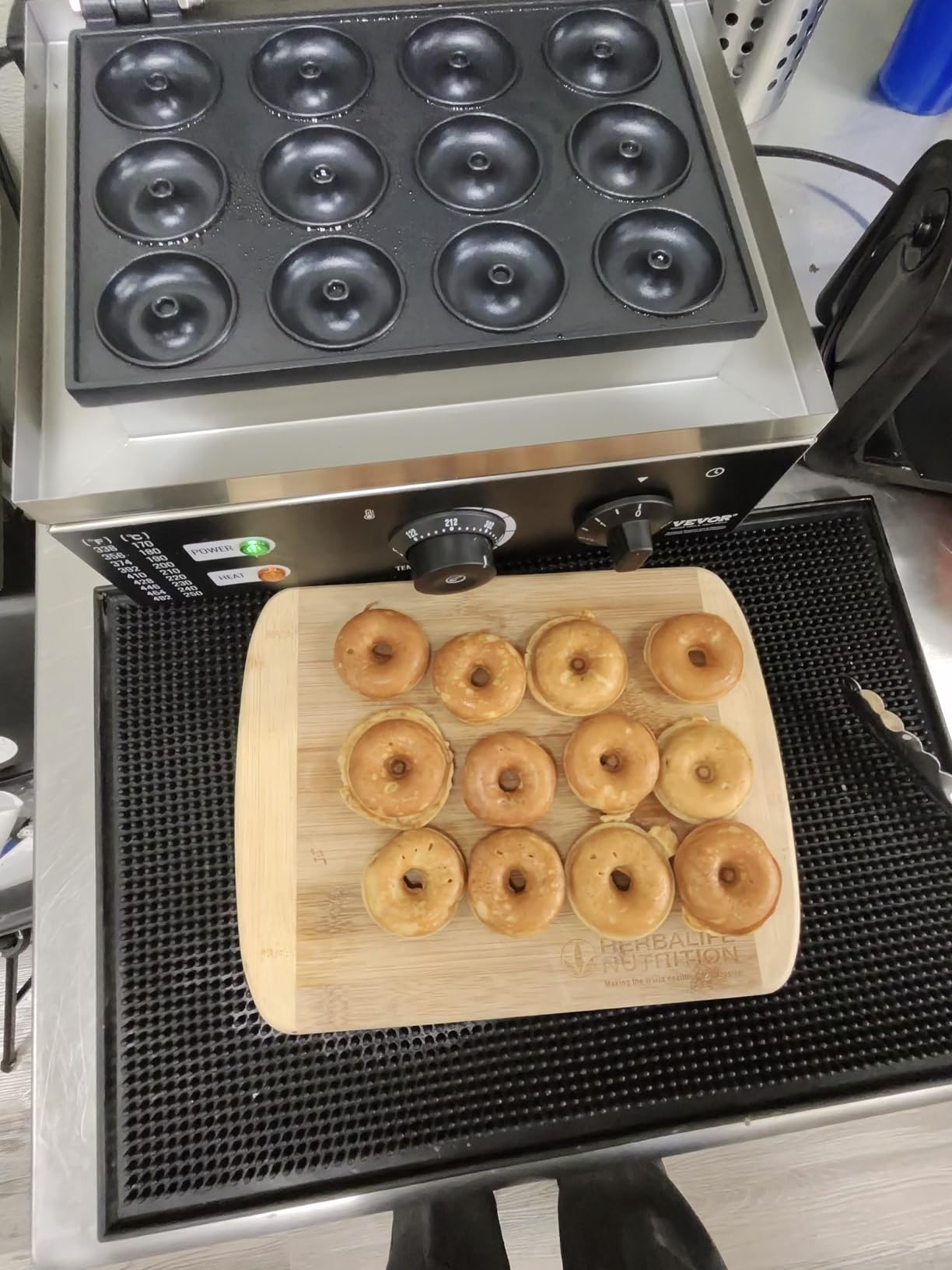 VEVOR Commercial Automatic Donuts Machine, 6 Rows Donuts Making Equipment, 360 pcs/hour Electric High Power Doughnut Maker, Stainless Steel Frying Auto Fryer, with Intelligent Control customer photo 1