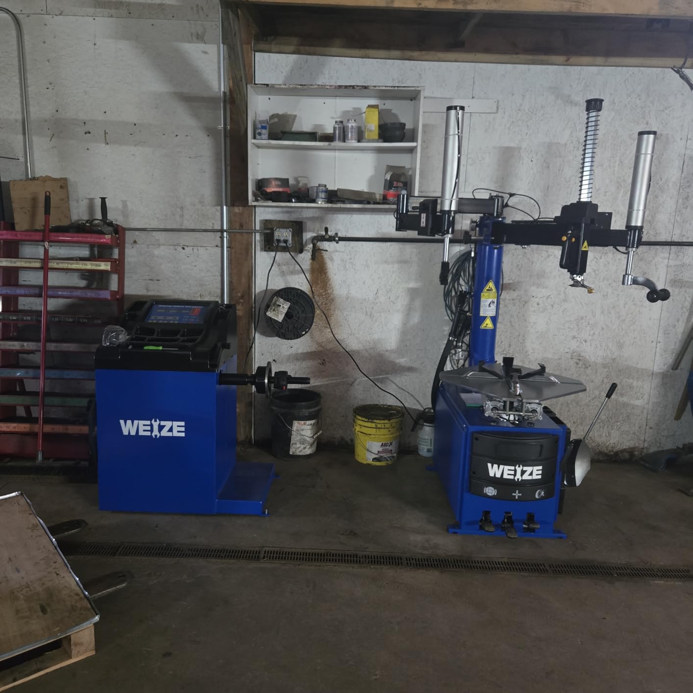 WEIZE 110V 2.0 HP Tire Changer and Wheel Balancer Combo, 10''-24'' Rim Air Bead Blaster Tire Changer Machine with Dual Assist Arms customer photo 1