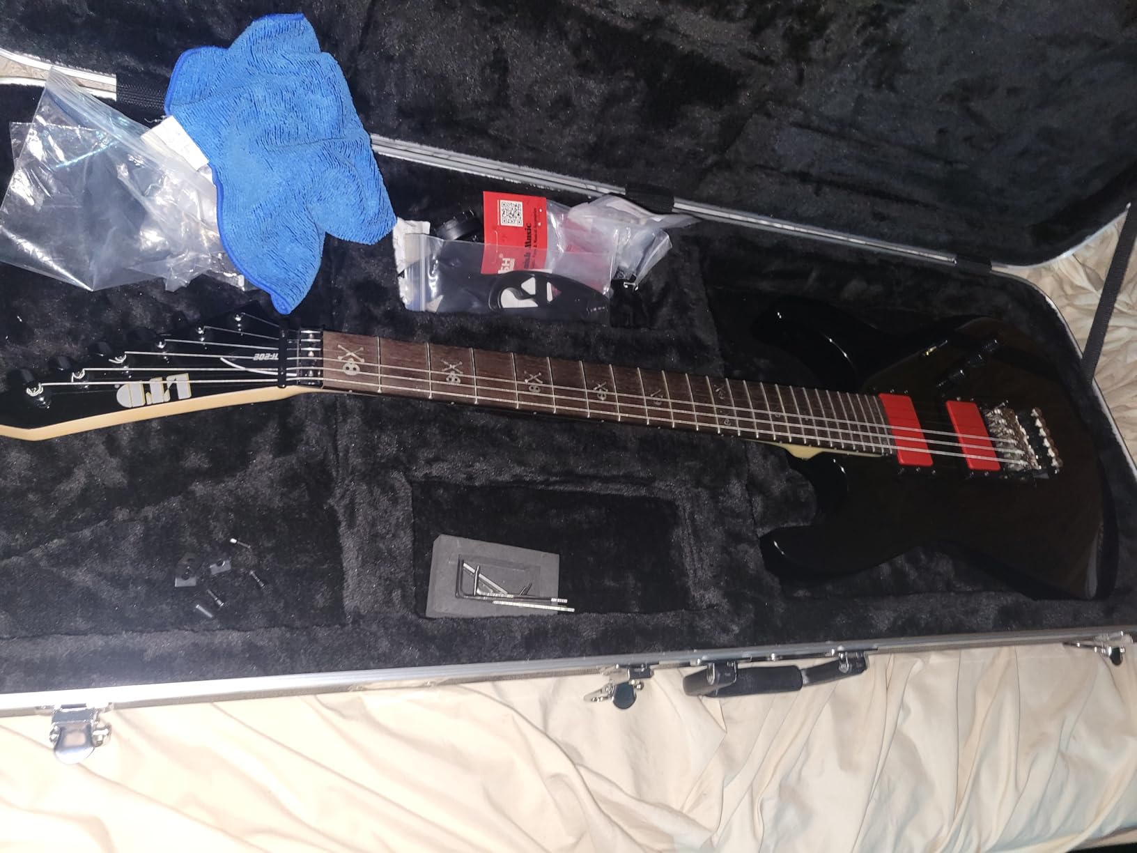 ESP LTD Kirk Hammett KH-202 - Black customer photo 1