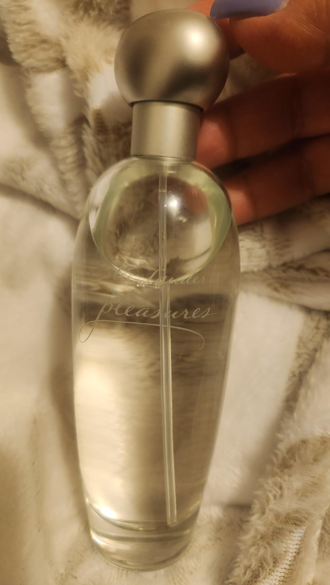 Estee Lauder Pleasures Eau de Parfum Spray with Notes of Lilies, White Peonies & Jasmine - Floral Perfume for Women customer photo 2