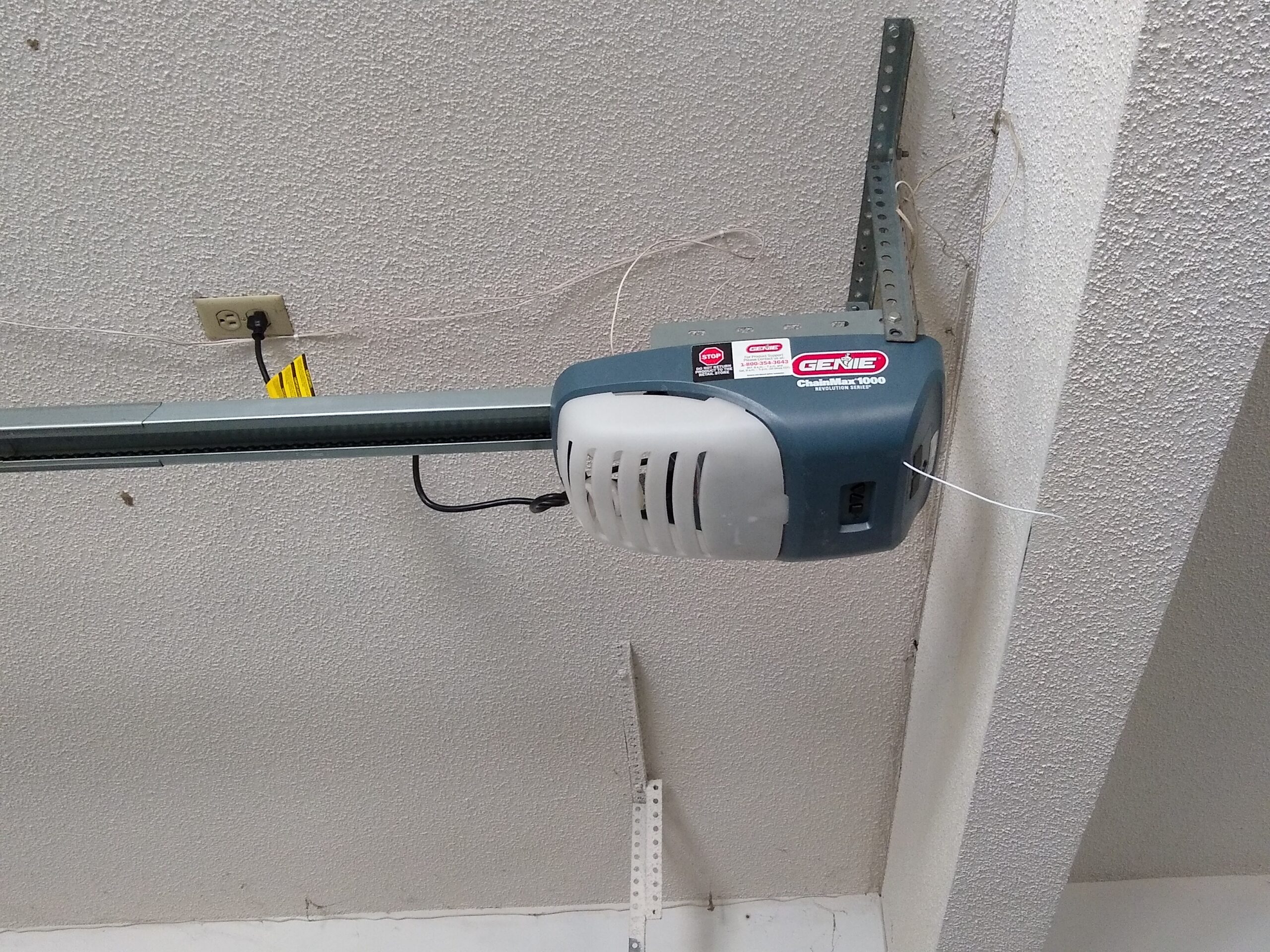 Genie SilentMax 1200 Model 4042-TKH Garage Door Opener with Motion Detection Lighting, Ultra-Quiet Steel-Reinforced Belt Drive, 140V DC Motor customer photo 1
