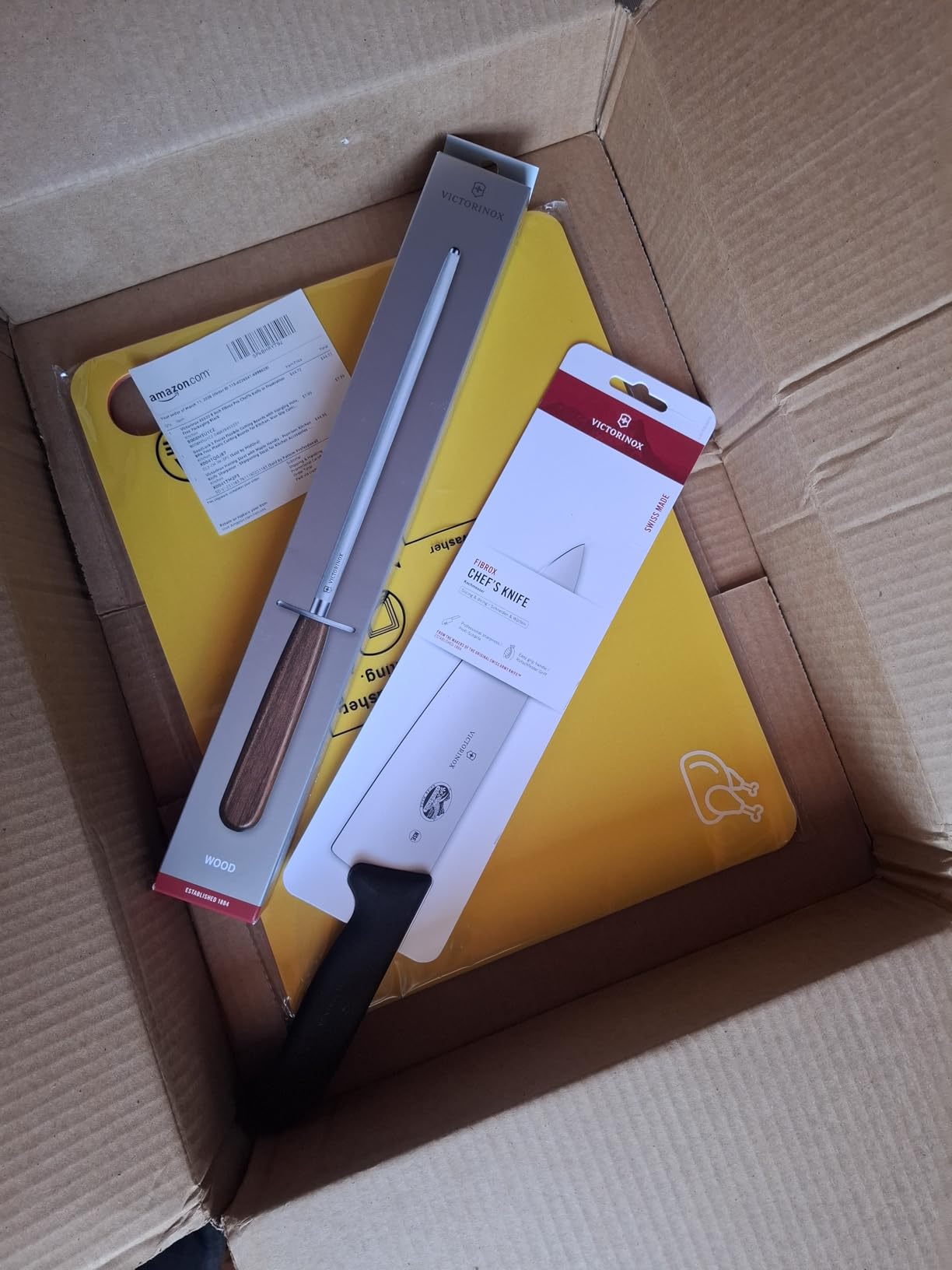 Victorinox Fibrox Pro Chef's Knife, 8 Inch - Swiss Army Kitchen Knife, High Carbon Stainless Steel Blade, Non-Slip Fibrox Handle, Dishwasher Safe, Black customer photo 2