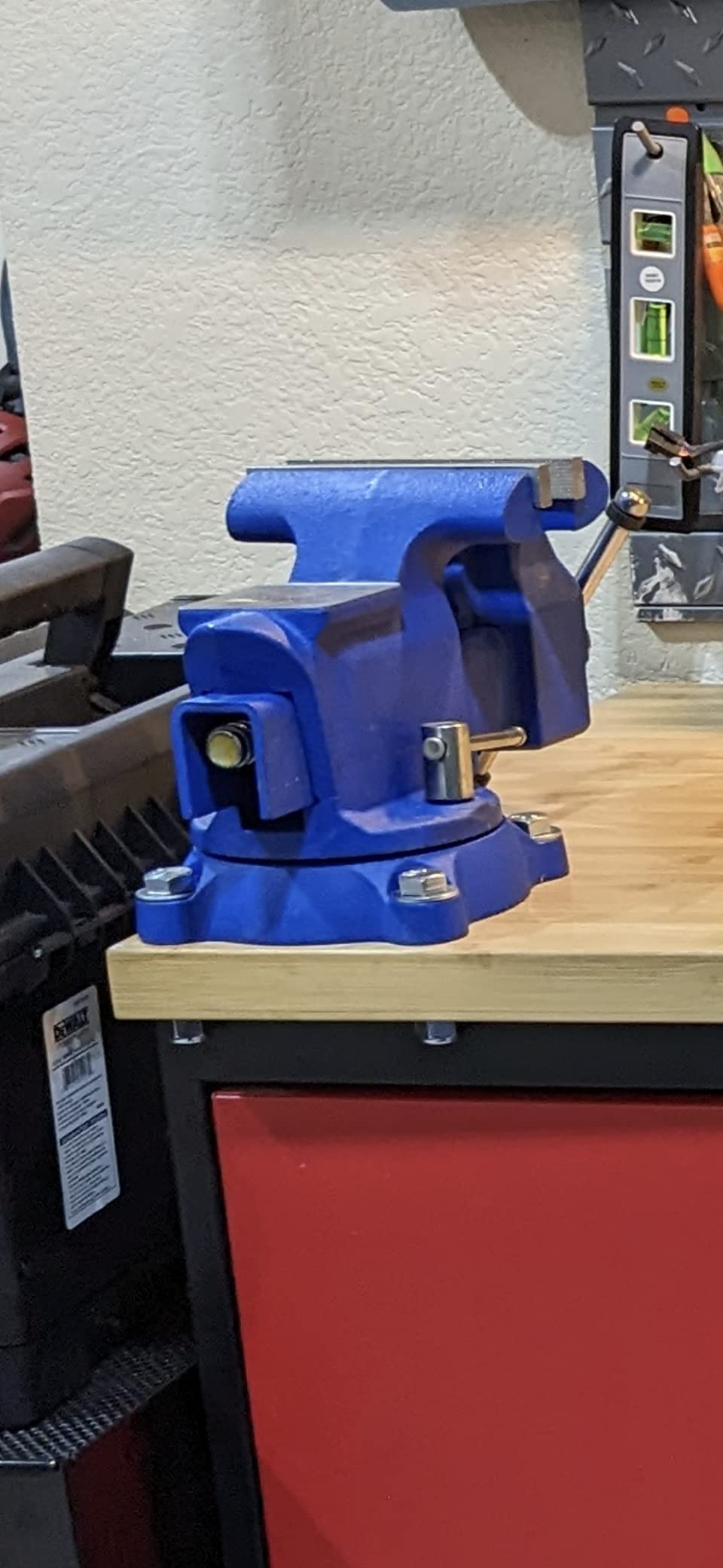 Yost Vises 460 Combination Vise | 6 Inch Jaw Width Heavy-Duty Utility Pipe and Bench Vise | Swivel Base | Cast Iron and Steel U Channel Bar customer photo 1
