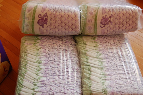 Luvs Ultra Leakguards Disposable Baby Diapers, Size 5, 140 Count customer photo 1