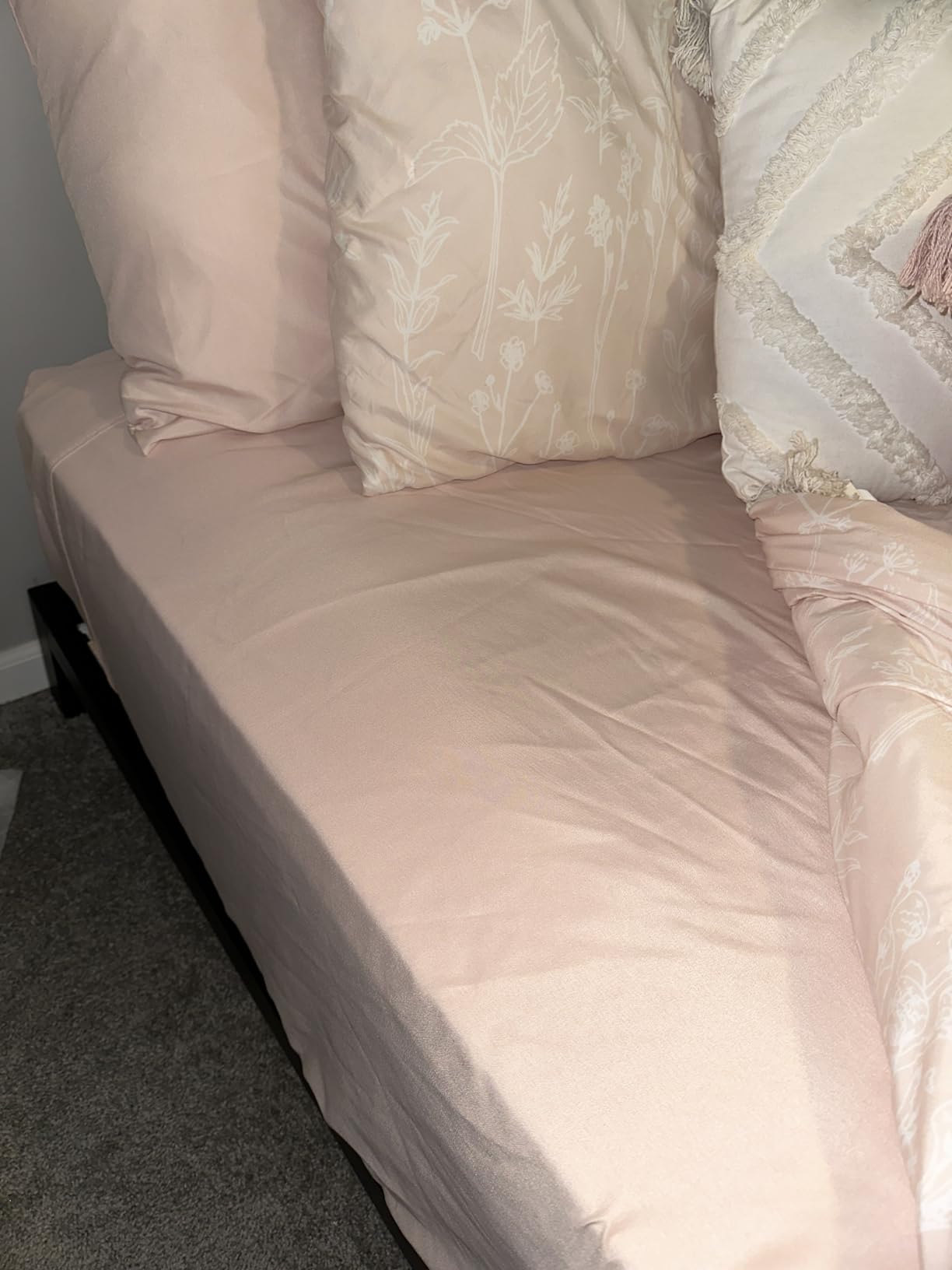 Amazon Basics Lightweight Super Soft Comfortable Breathable Wrinkle Resistant Brushed Microfiber 4-Piece Bed Sheet Set with 14-Inch Deep Pockets, Queen, Dark Gray, Solid customer photo 2