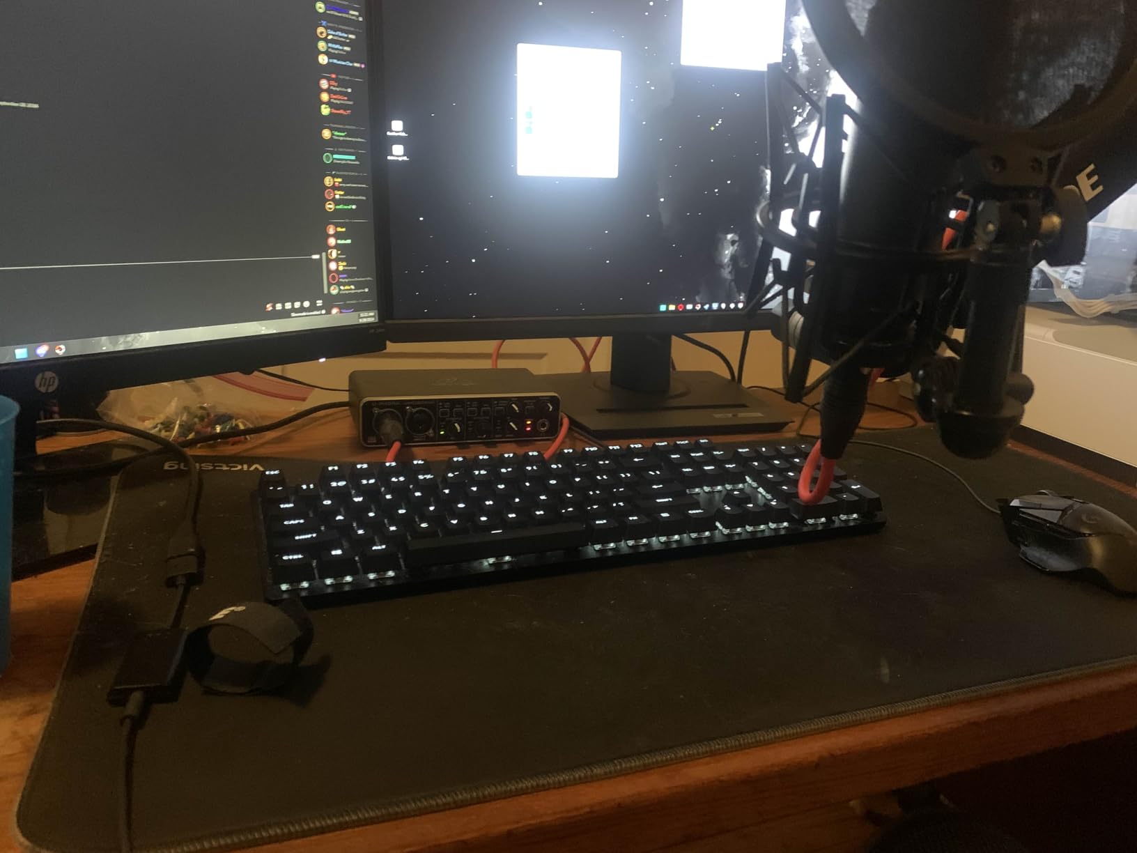 Behringer UMC204HD Audiophile 2x4, 24-Bit/192 kHz USB Audio/MIDI Interface with Midas Mic Preamplifiers customer photo 2