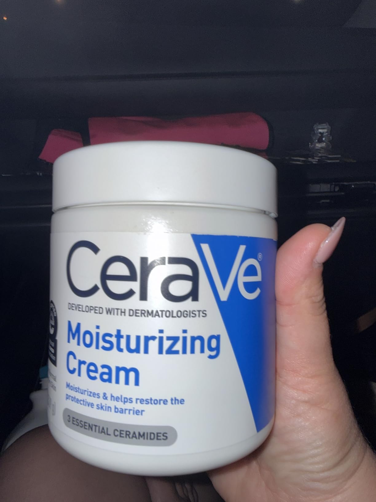 CeraVe Moisturizing Cream, Body and Face Moisturizer for Dry Skin, Body Cream with Hyaluronic Acid and Ceramides, Daily Moisturizer, 19 Ounce customer photo 1