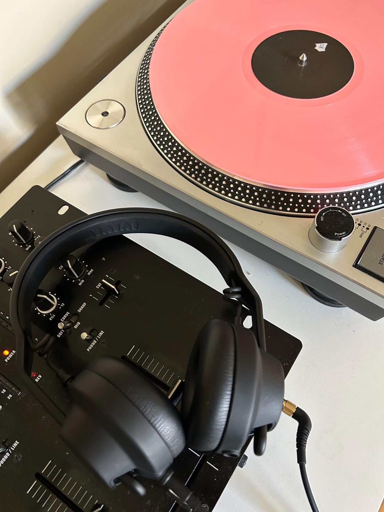 AIAIAI TMA-2 DJ - Professional On Ear DJ Headphones with Punchy Bass, Durable Construction and High Sound Isolation Ear Pads, Modular Design with Easily Replaceable Parts customer photo 1