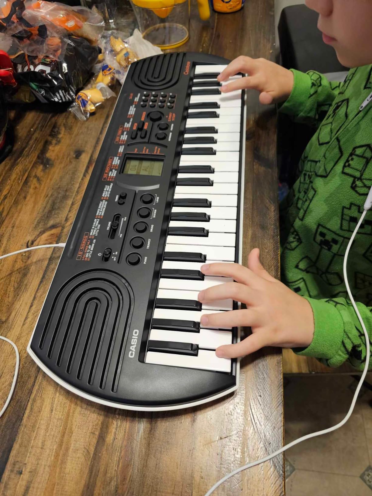 Casio Casiotone SA-81 - Compact Keyboard with 100 Tones & 50 Rhythms, Fun for Beginners, Great for Music Practice and Learning customer photo 1