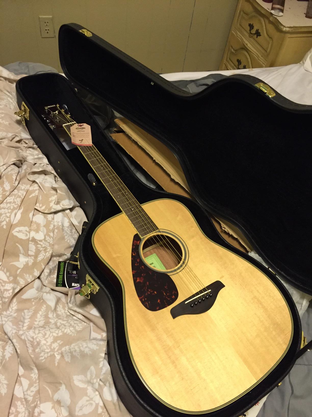 Yamaha FG820 Left-Handed Solid Top Acoustic Guitar customer photo 1