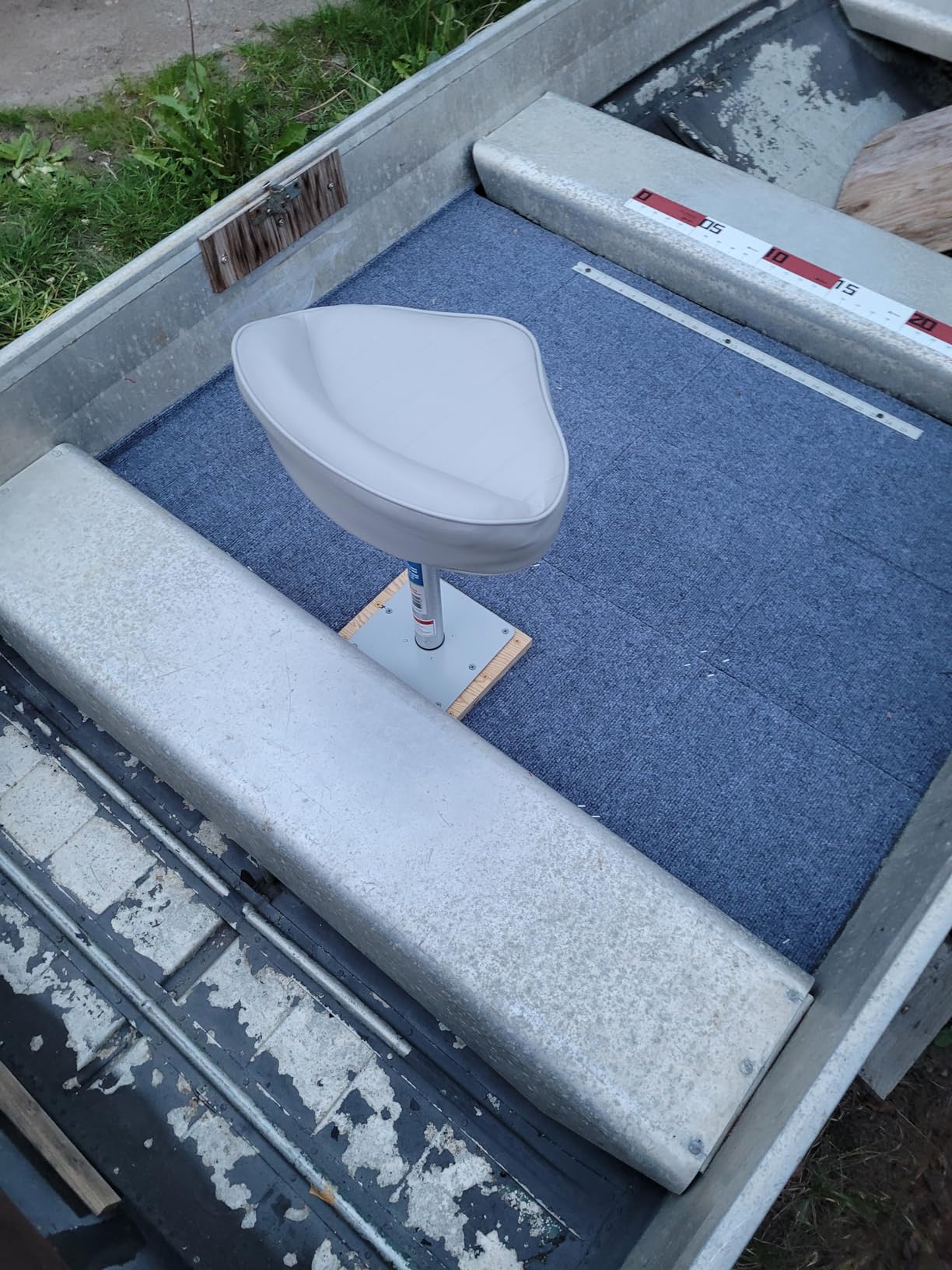 Attwood 98505GY Casting Seat, Marine-Grade Vinyl Exterior, Universal Seat customer photo 2