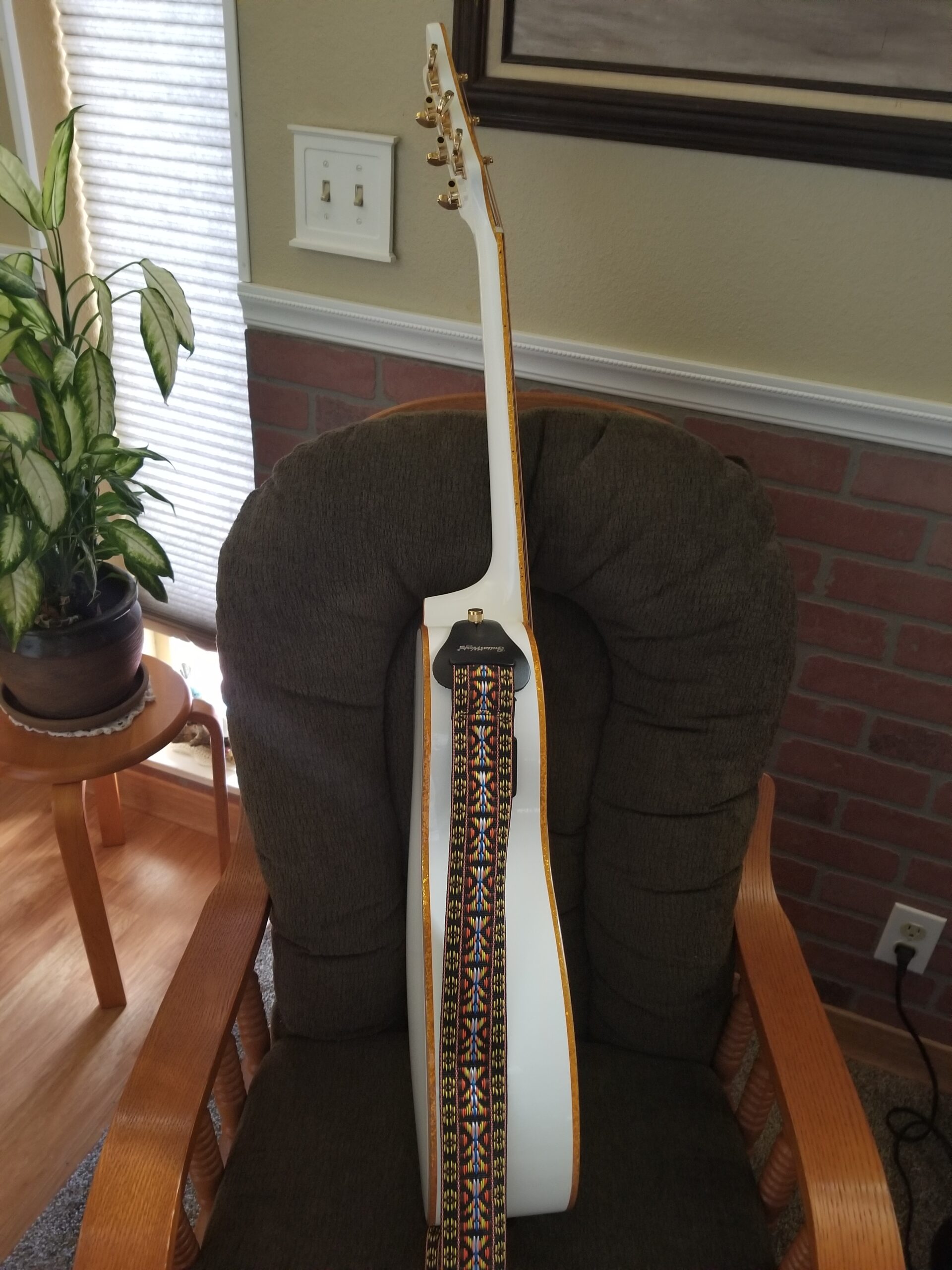 Gretsch G5021WPE Penguin Parlor Acoustic Electric Jumbo Non-Cutaway White w/Fishman Pickup System customer photo 1