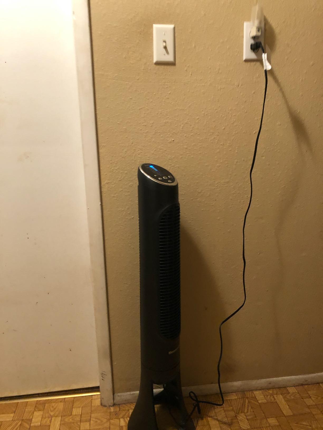 Honeywell QuietSet Whole Room Tower Fan, Oscillating Tower Fan with Remote, Black, HYF290B customer photo 1