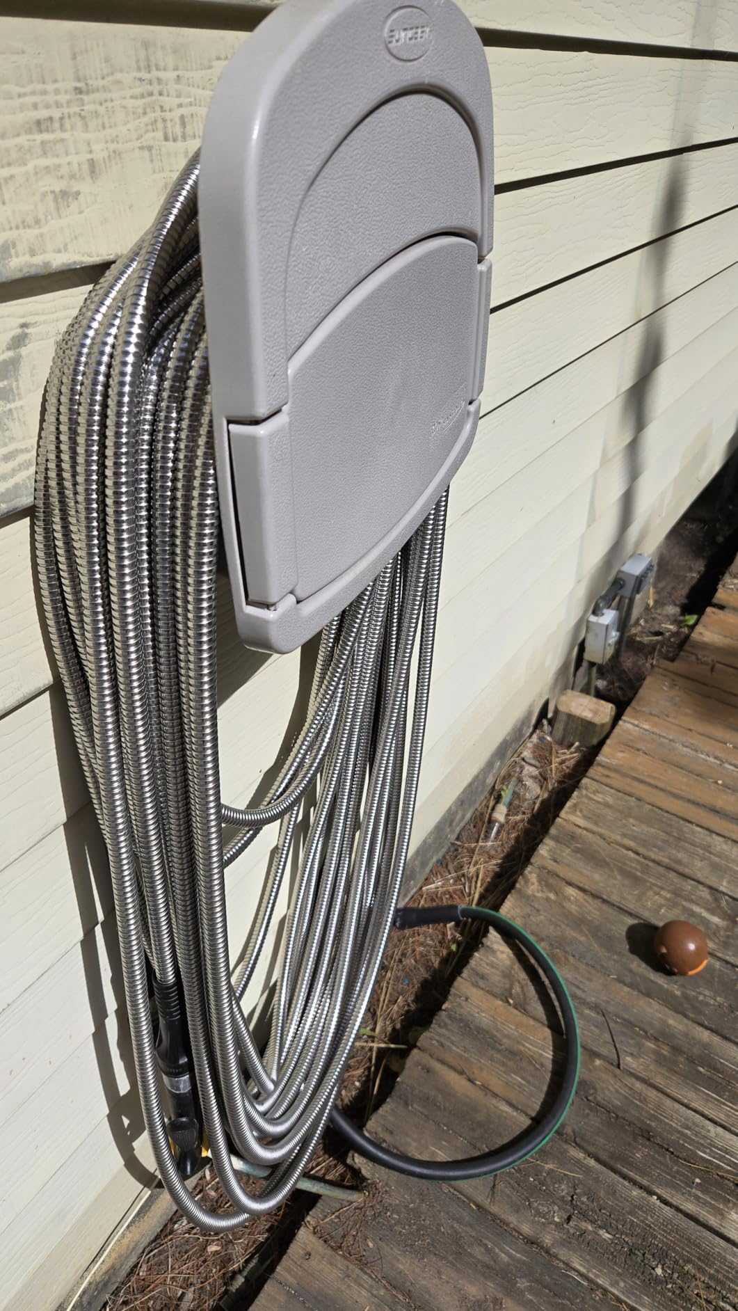 BIONIC STEEL 100 Ft Metal Garden Hose with Sprayer Nozzle, Non Kinking Designed Stainless Steel Heavy Duty Water Hose 100 Ft x 5/8 in. customer photo 2