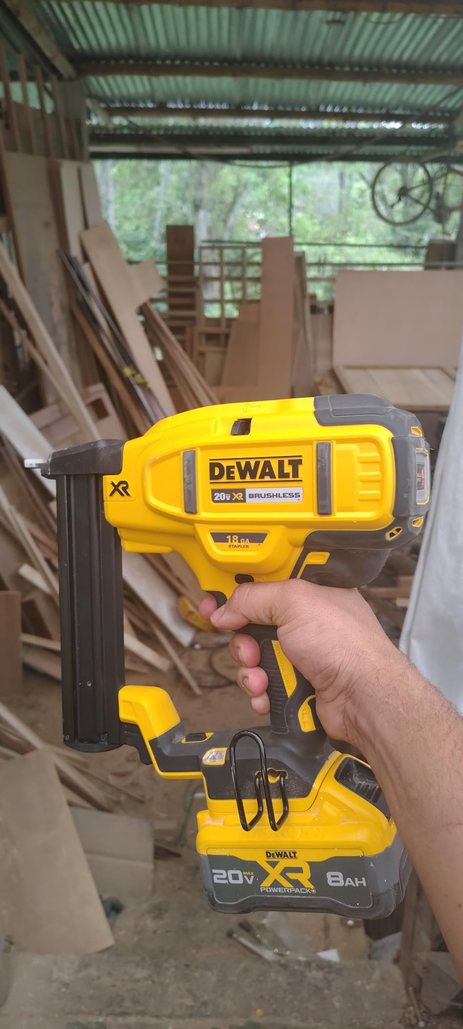 DEWALT 20V MAX* Narrow Crown Stapler, 18GA, Tool Only (DCN681B) customer photo 1