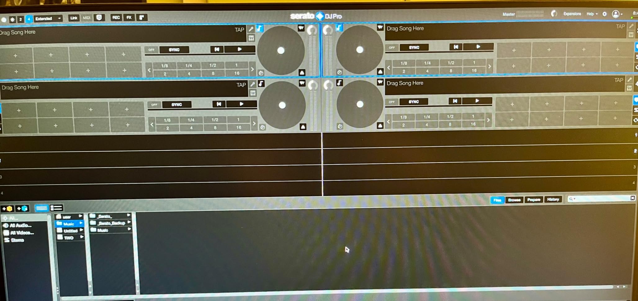 Roland DJ-202 Compact DJ Controller customer photo 2