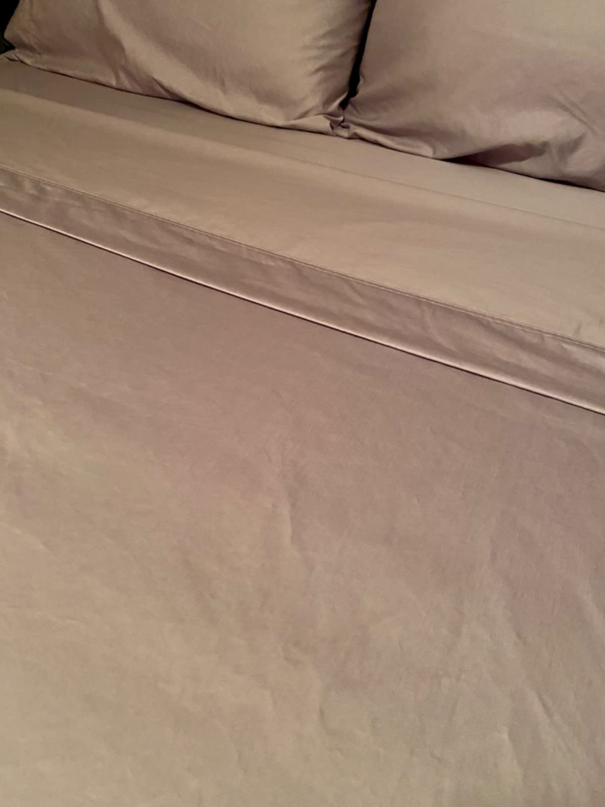 California Design Den Queen Sheet Set - Luxury 600 Thread Count Sateen, 100% Cotton Deep Pocket Queen Sheets with All Around Elastic, Snug Fit, Durable Bedding Set - White customer photo 2