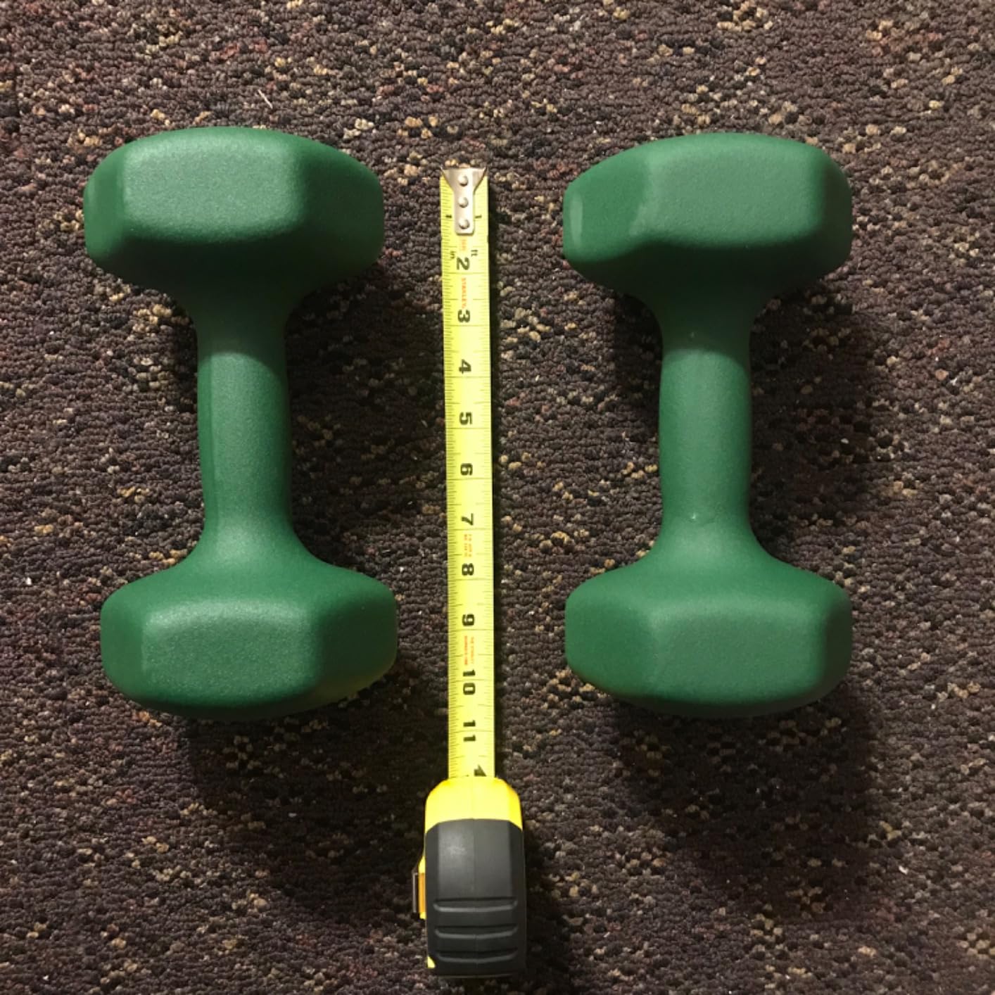Amazon Basics Neoprene Dumbbell Hand Weights for Exercise and Muscle Toning customer photo 1