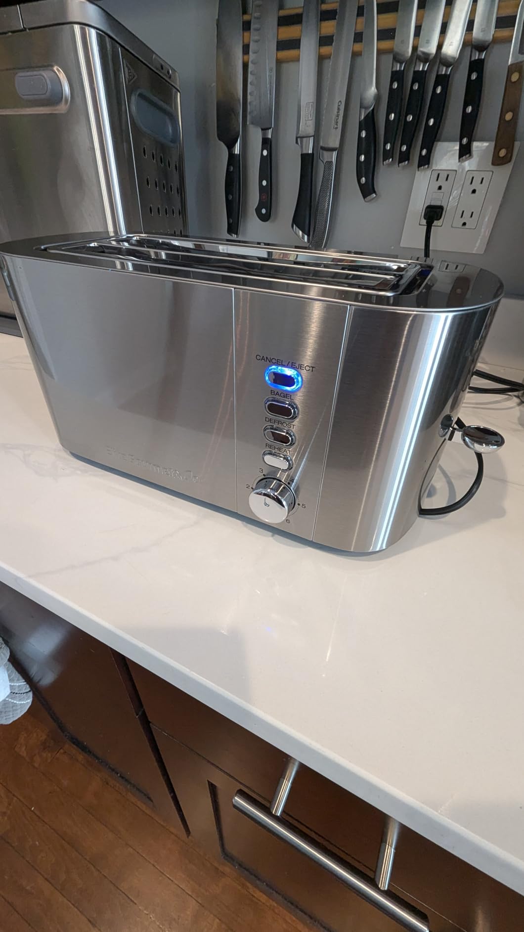 Elite Gourmet ECT-3100 4-Slice Long Slot Toaster | Extra Wide Slots for Bagels, Sourdough & Texas Toast | 6 Browning Settings | Reheat, Defrost & Cancel | Built-In Warming Rack | Stainless Steel customer photo 2
