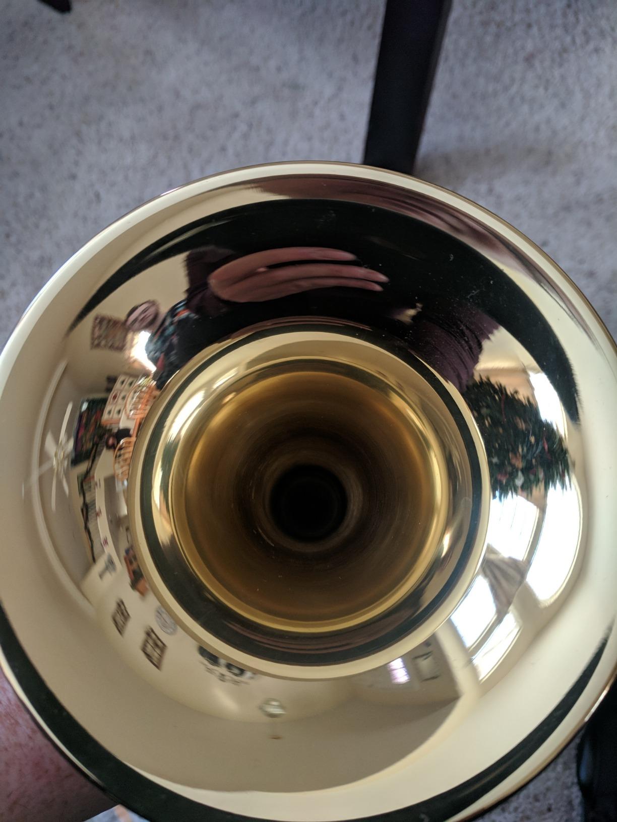 Eastar Bb Standard Trumpet Set for Beginner, Brass Student Trumpet Instrument with Hard Case, Cleaning Kit, 7C Mouthpiece and Gloves, ETR-380, Golden customer photo 2