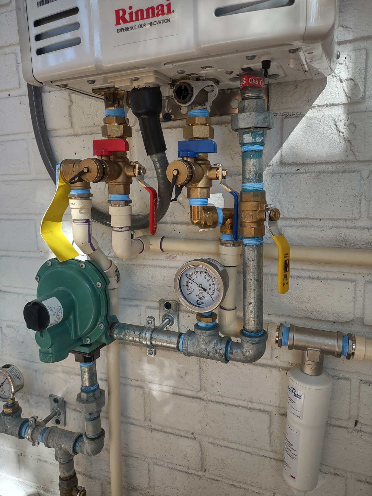 Rinnai V53DeP Propane Tankless Water Heater, 5.3 GPM, Outdoor Installation customer photo 1