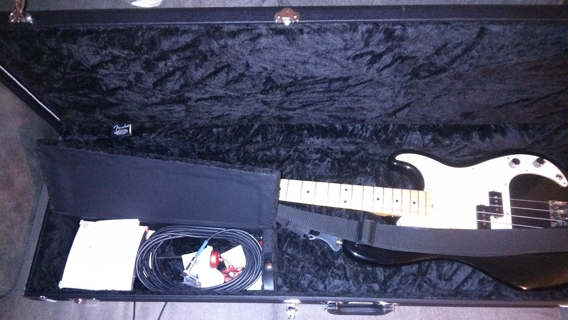 Fender Classic Series Wood Case, Stratocaster/Telecaster, Black customer photo 1