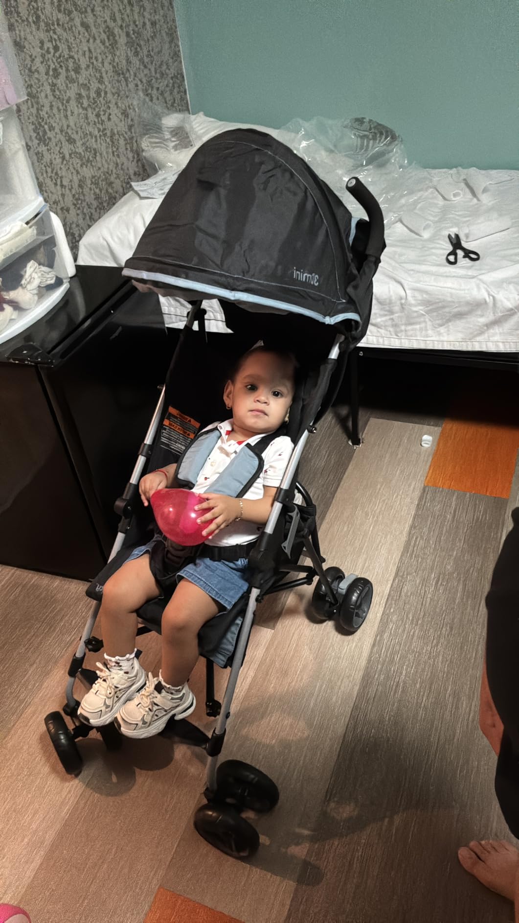 Ingenuity 3D Mini Convenience Stroller - Lightweight Stroller with Compact Fold, Multi-Position Recline, Canopy with Pop Out Sun Visor - Umbrella Stroller for Travel, Gray customer photo 2