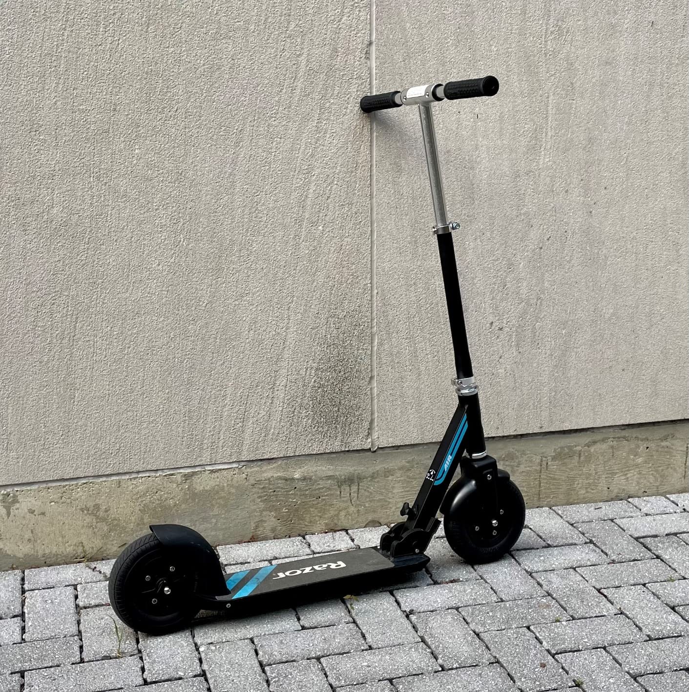 Razor A5 Air Kick Scooter - Extra-Long Deck, 8