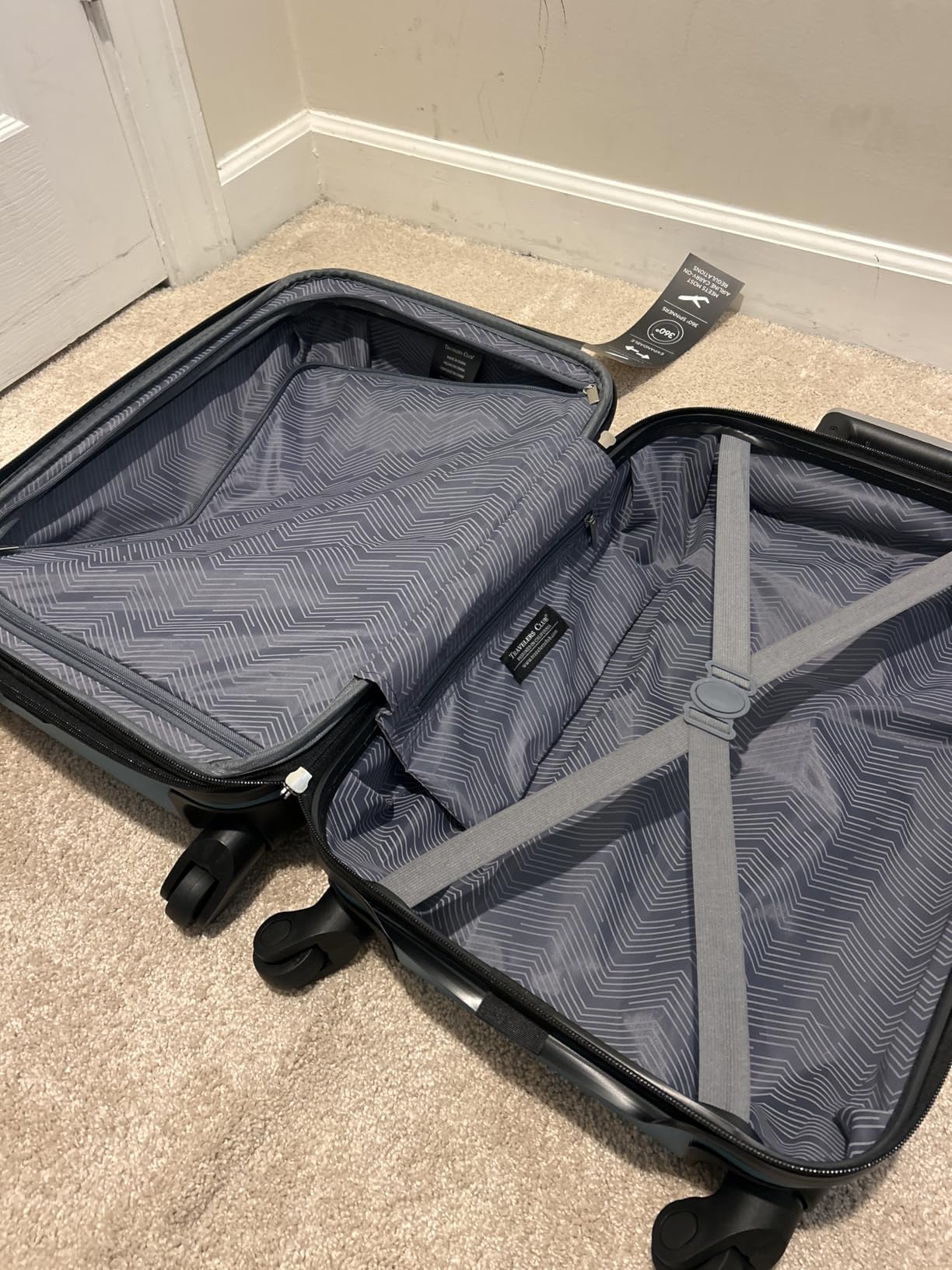 Travelers Club Chicago Hardside Expandable Spinner Luggage, Black, 3 Piece Set customer photo 2