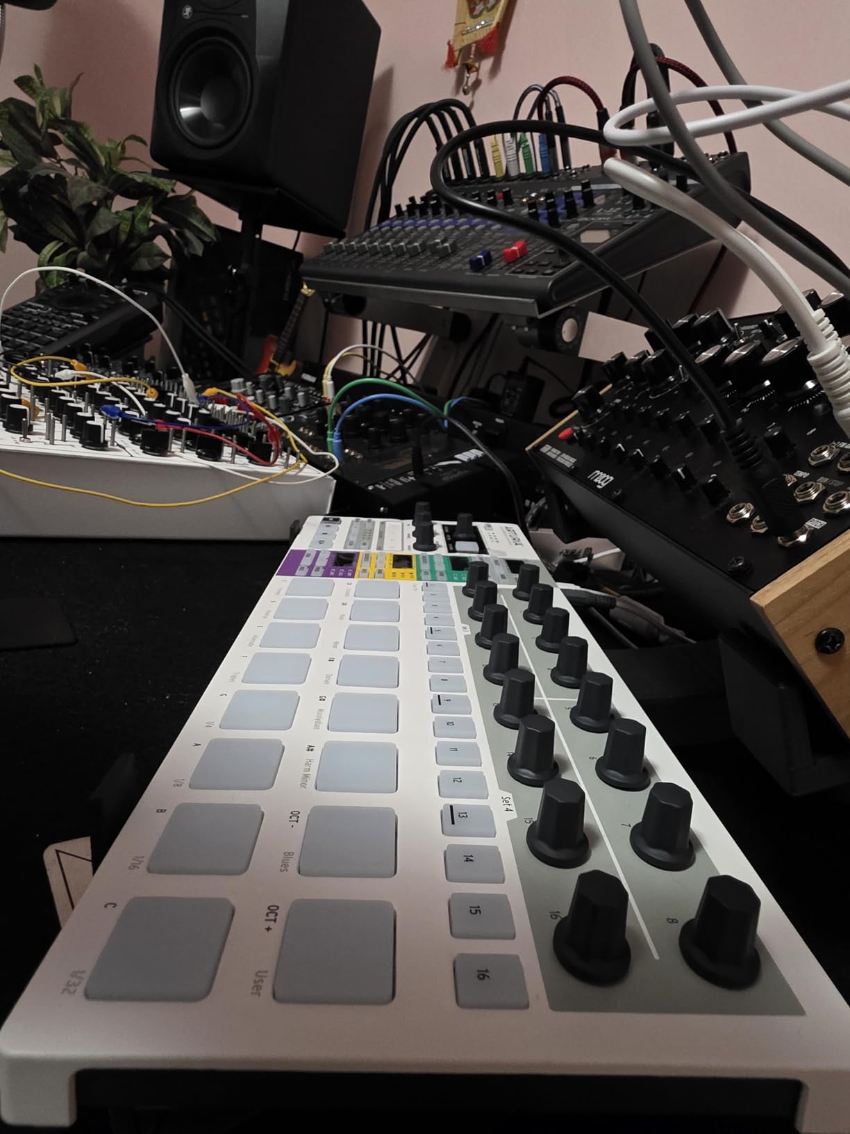 Arturia KeyLab 88 MkII 88 Key Weighted USB MIDI Keyboard Controller - Aftertouch, Velocity Sensitive, Hammer-Action, Piano Feel, With 16 Drum Pads, 9 Faders, 9 Knobs and Analog Lab V Software Included customer photo 1
