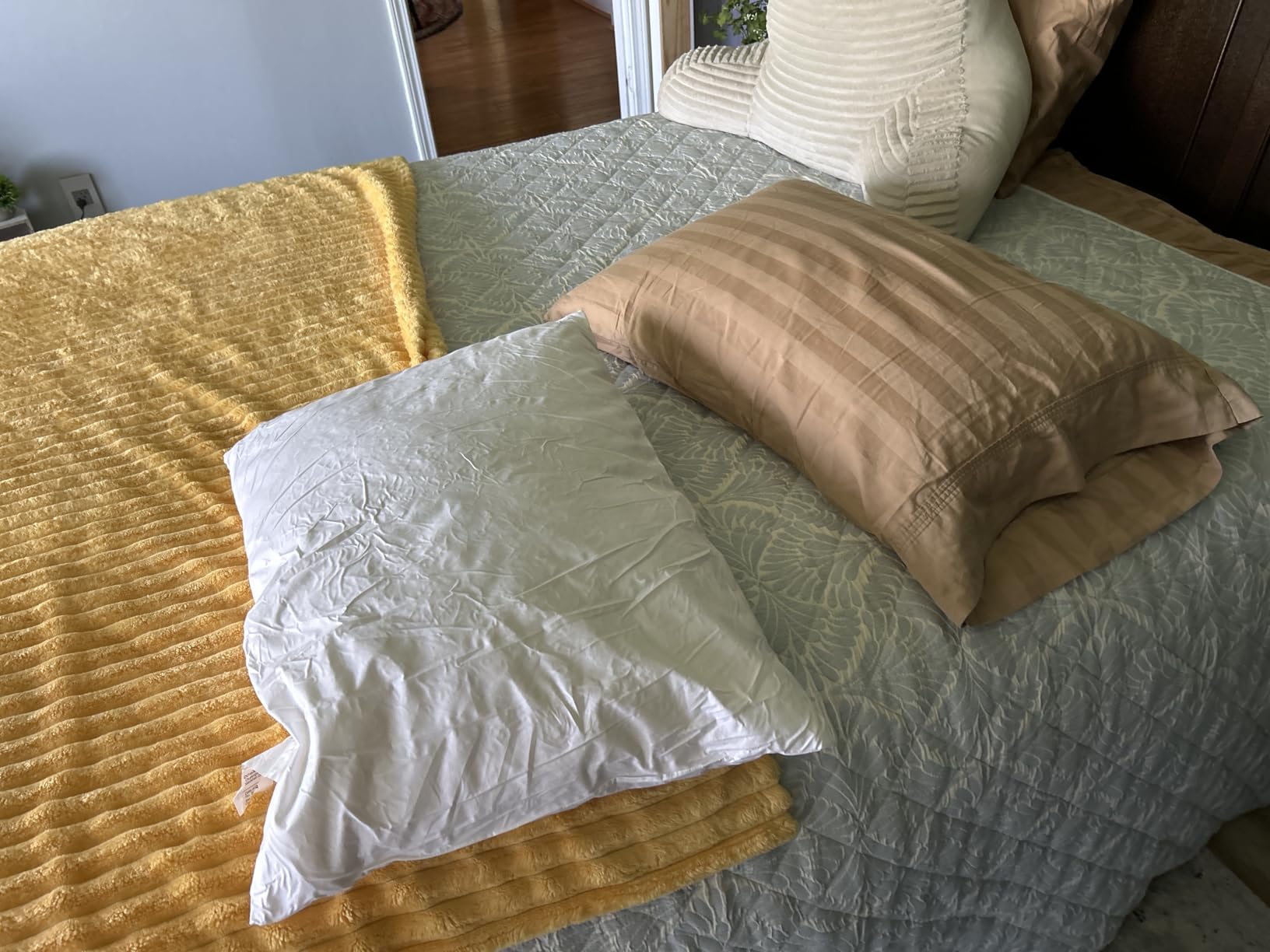 Three Geese Adjustable Layer Goose Feather Pillow, Assembled Bed Pillow, Soft Cotton Cover, Good for Side and Back Stomach Sleeper, Standard/Queen Size, Packaging Include 1 Pillow customer photo 1