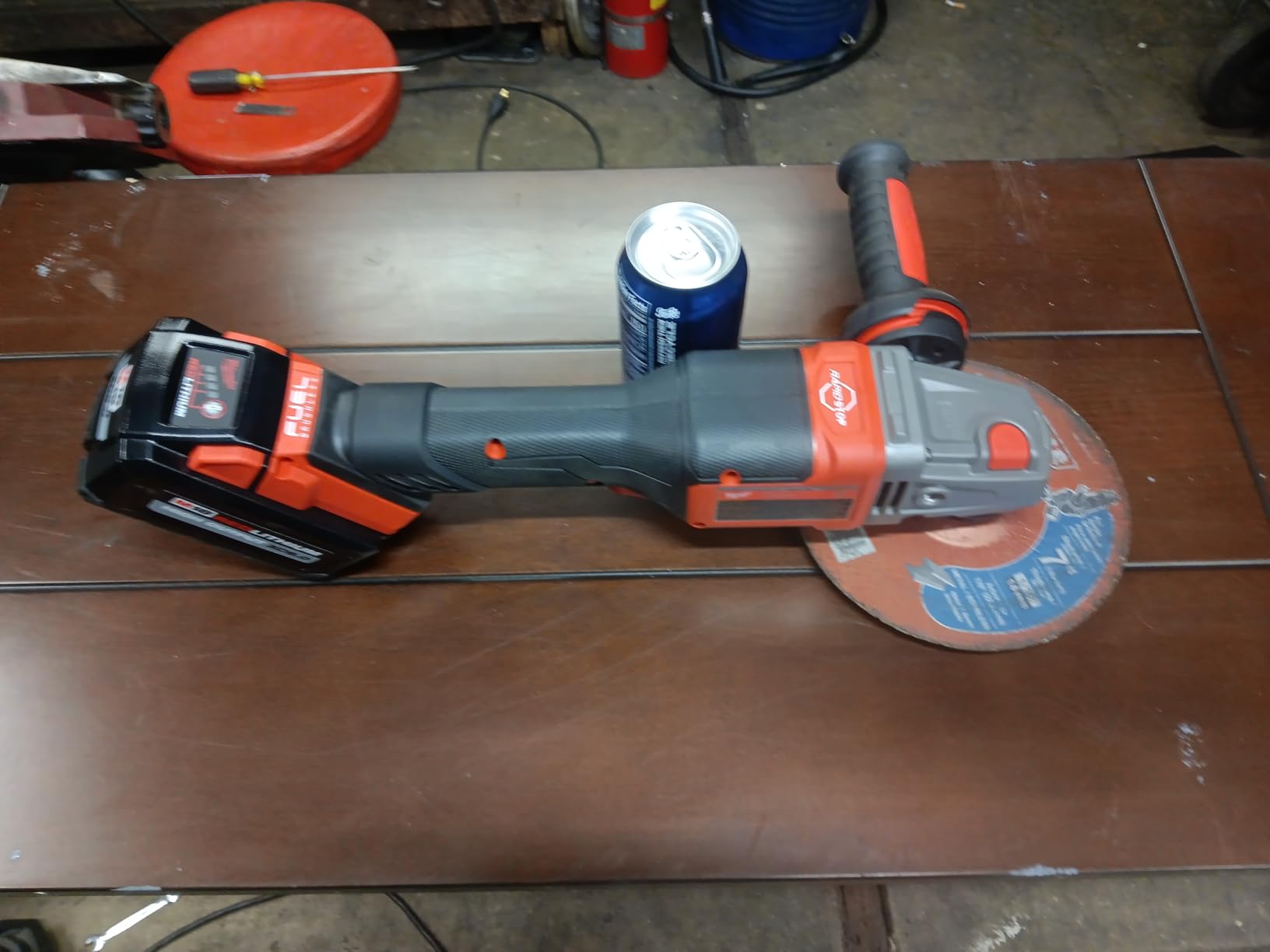 Milwaukee 2980-20 M18 FUEL 4-1/2 in. - 6 in. Braking Grinder w/No-Lock Paddle Switch (Tool Only) customer photo 2