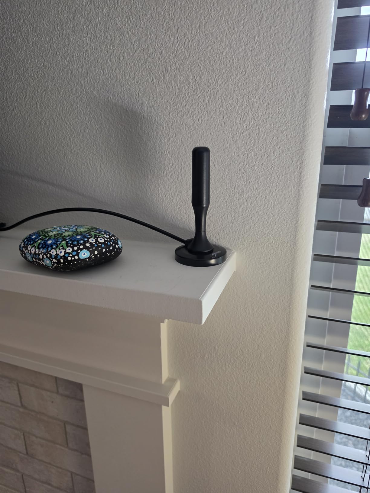 HIDB TV Antenna for Smart TV Indoor, Digital Indoor TV Antenna for Local Channels with Strong Magnetic Base, Easy Installation, Long Range Reception, 4K HD 1080P, 10ft Cables customer photo 2